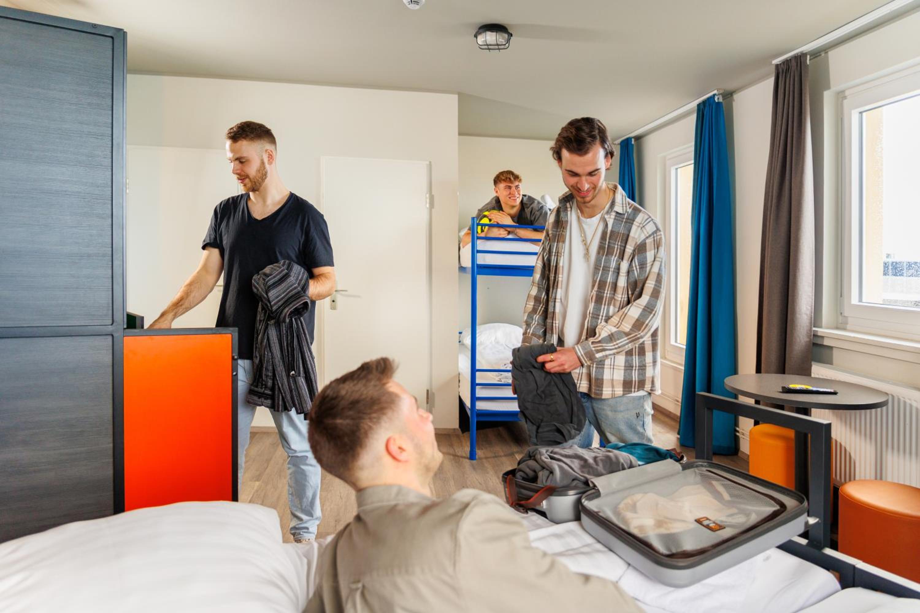 Family Room (2 Adults + 2 Children)