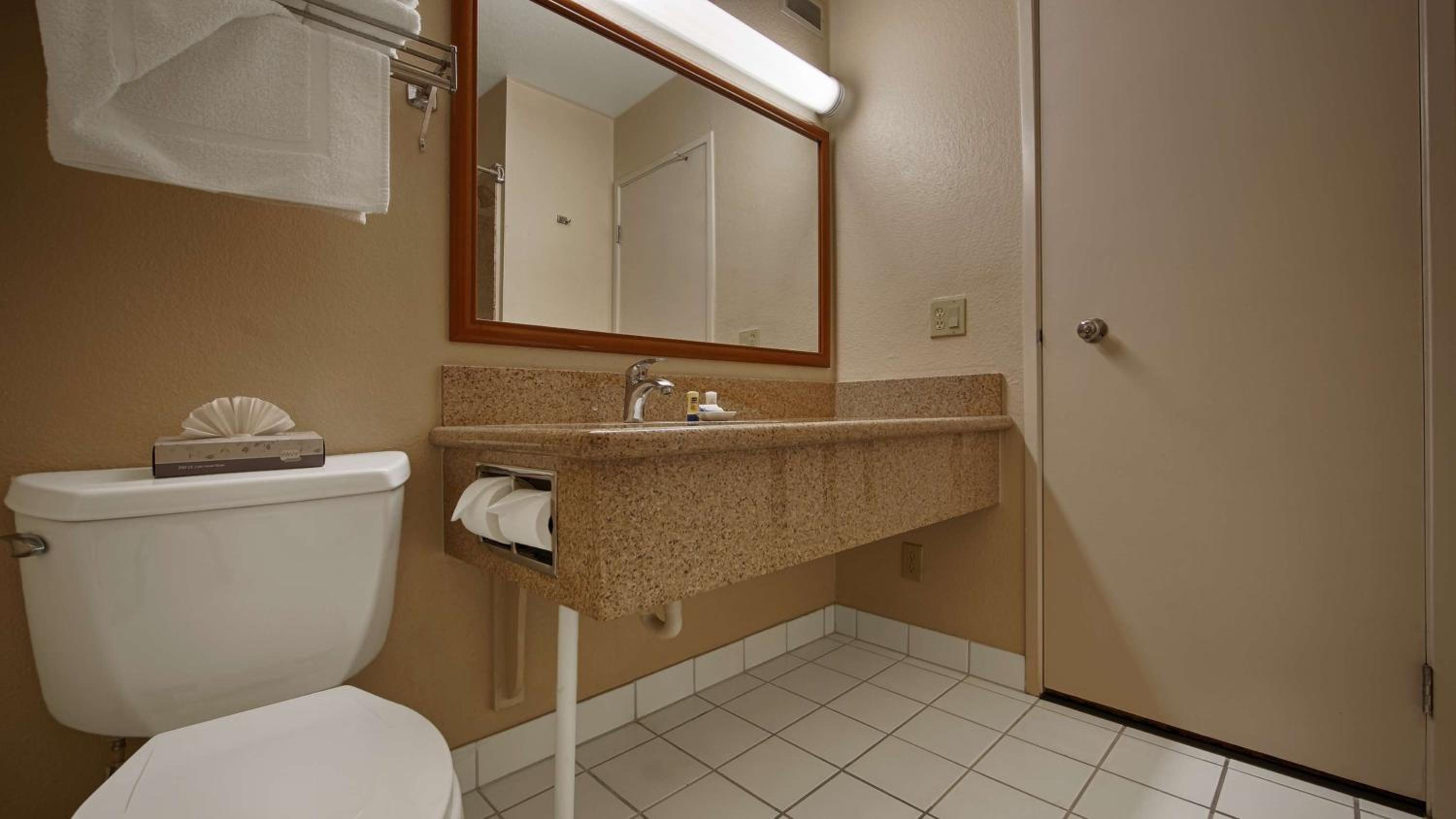 Queen Room - Non-Smoking