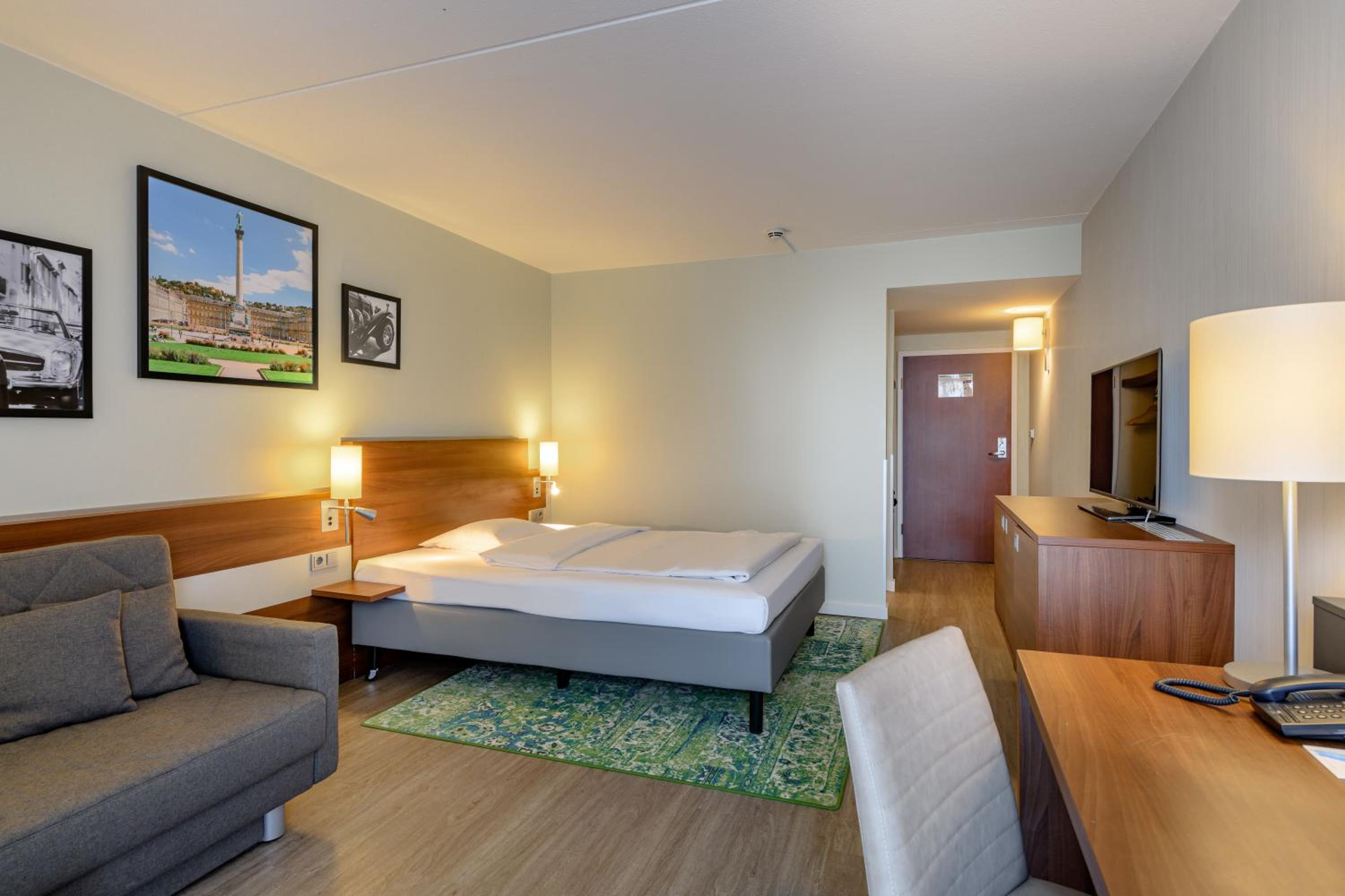 Standard Queen Room