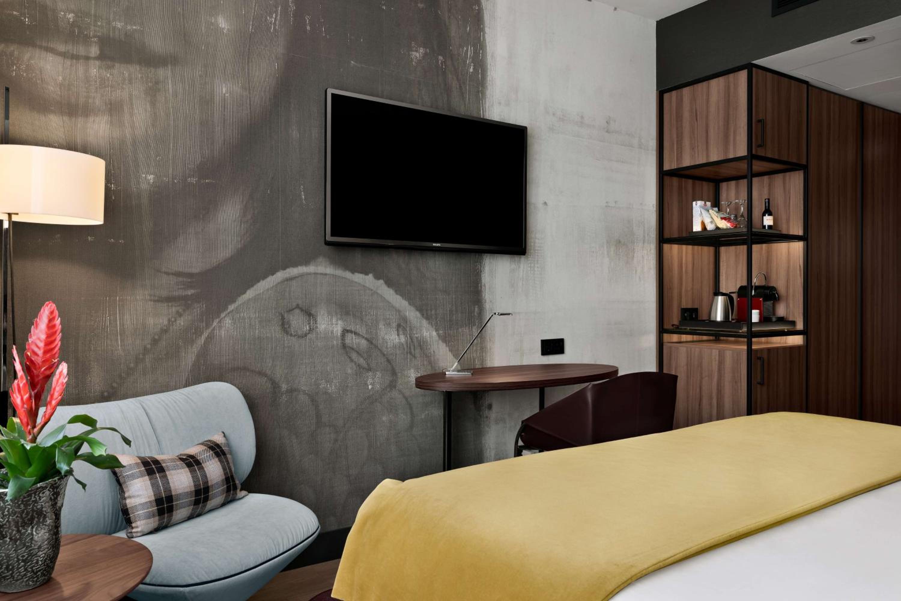 Superior Double Room with View and Balcony