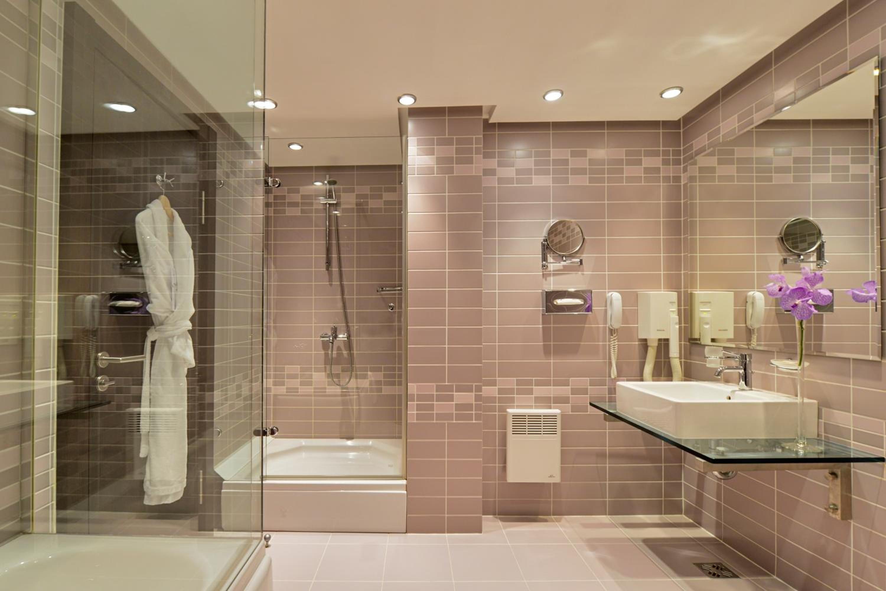 Panoramic One-bedroom Suite - High Floor