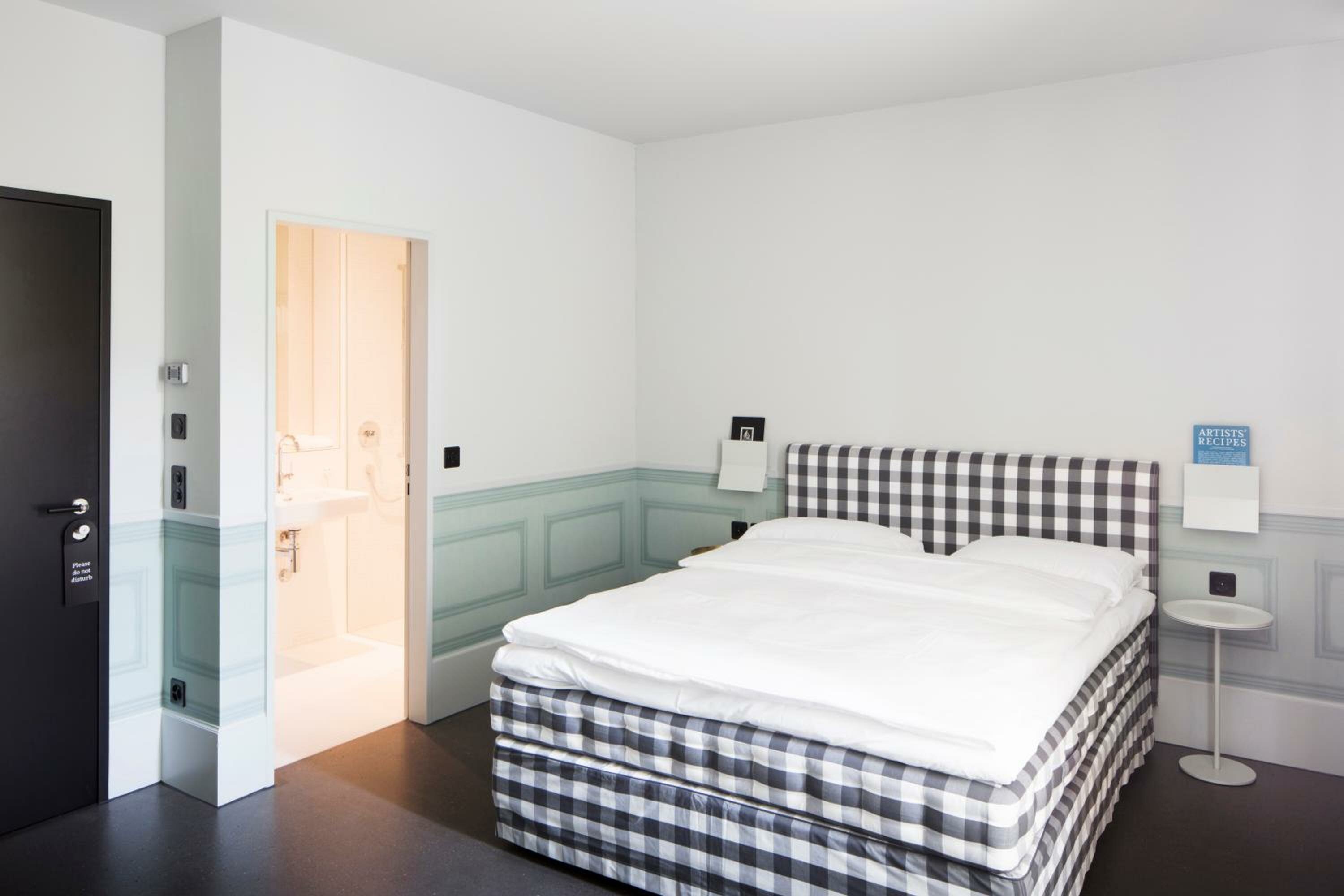 Medium Double Room