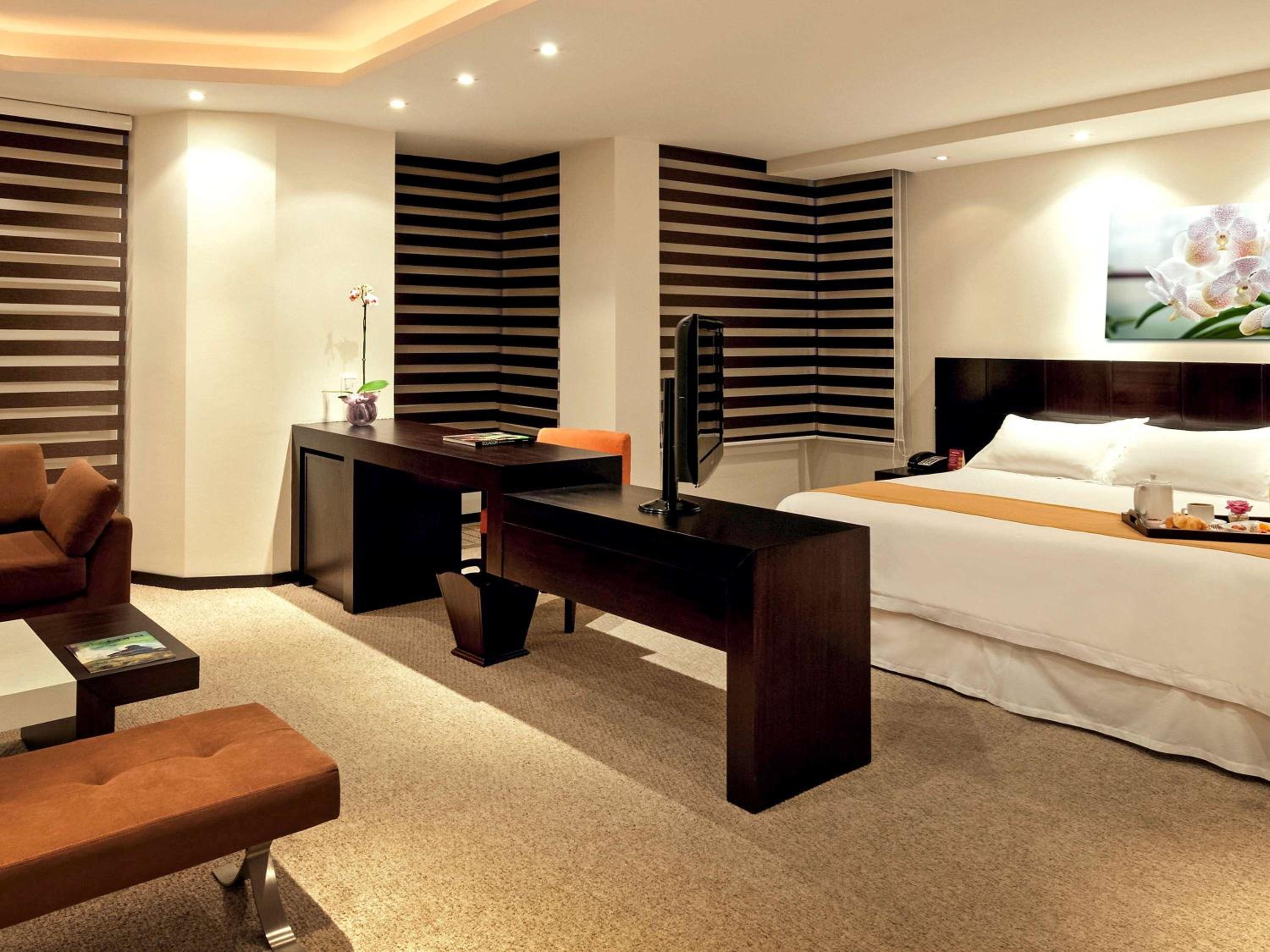 Deluxe King Suite
