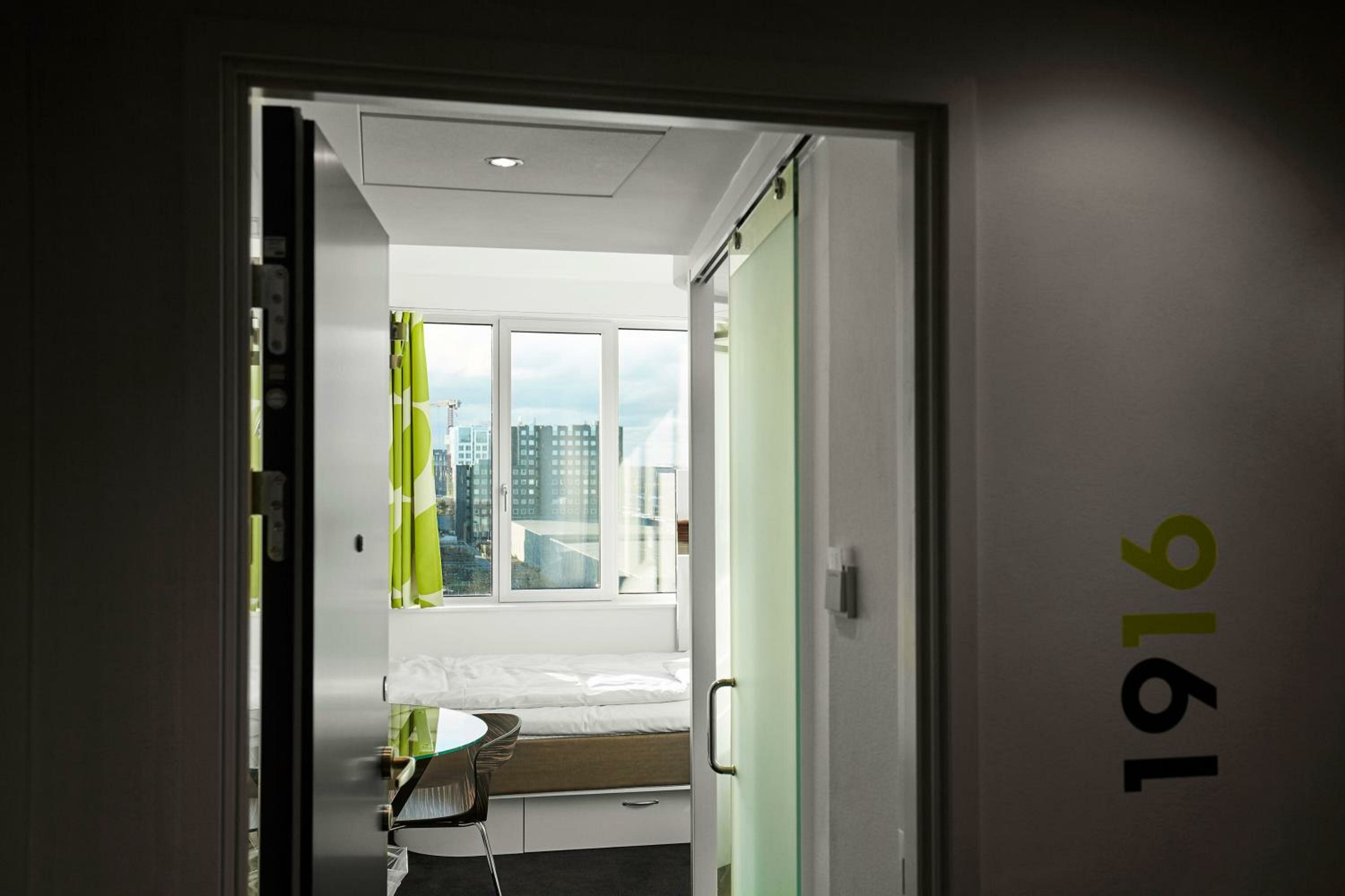 Heaven Room with Partial Harbor View