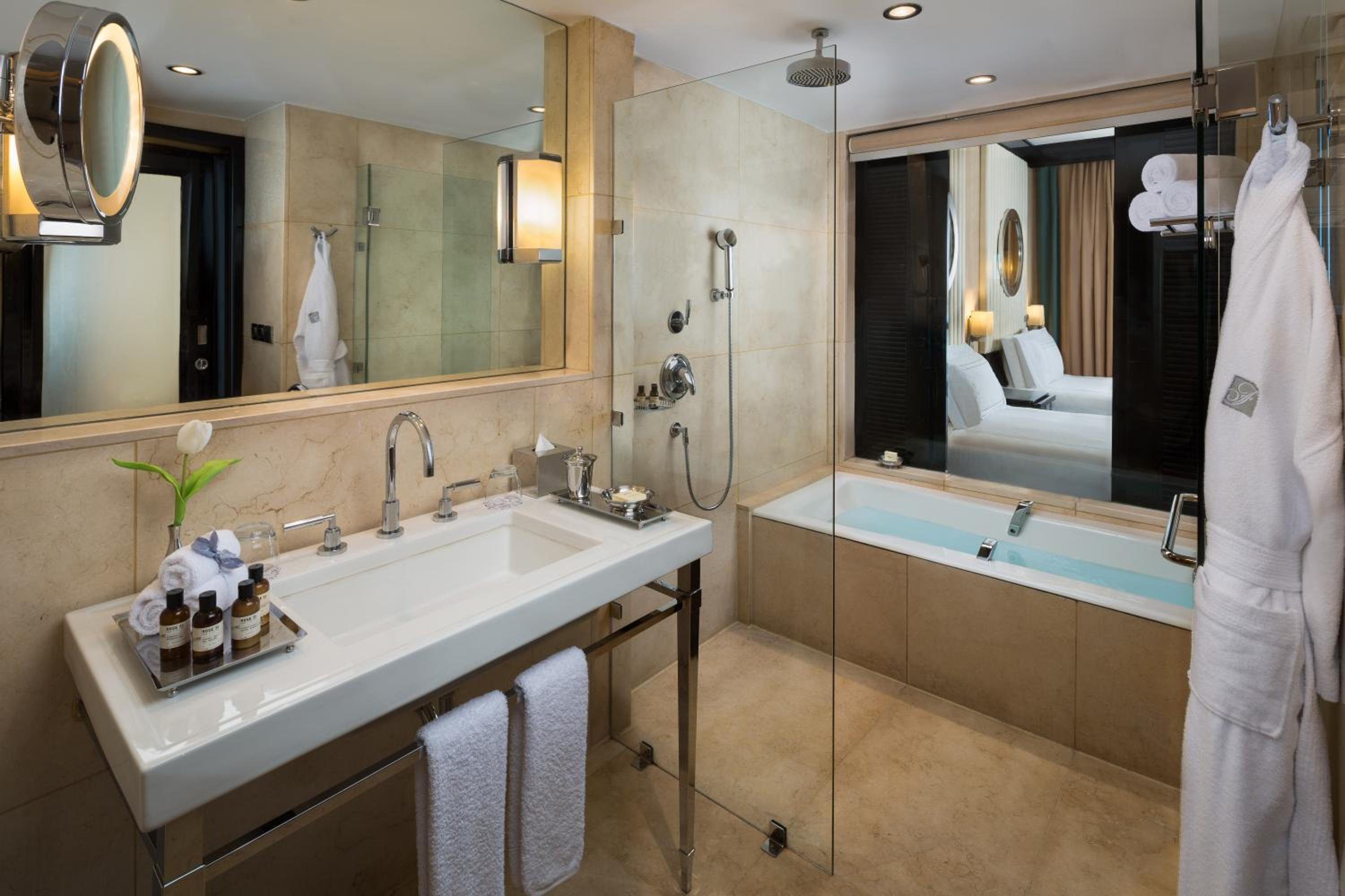 Deluxe Room Partial Nile view