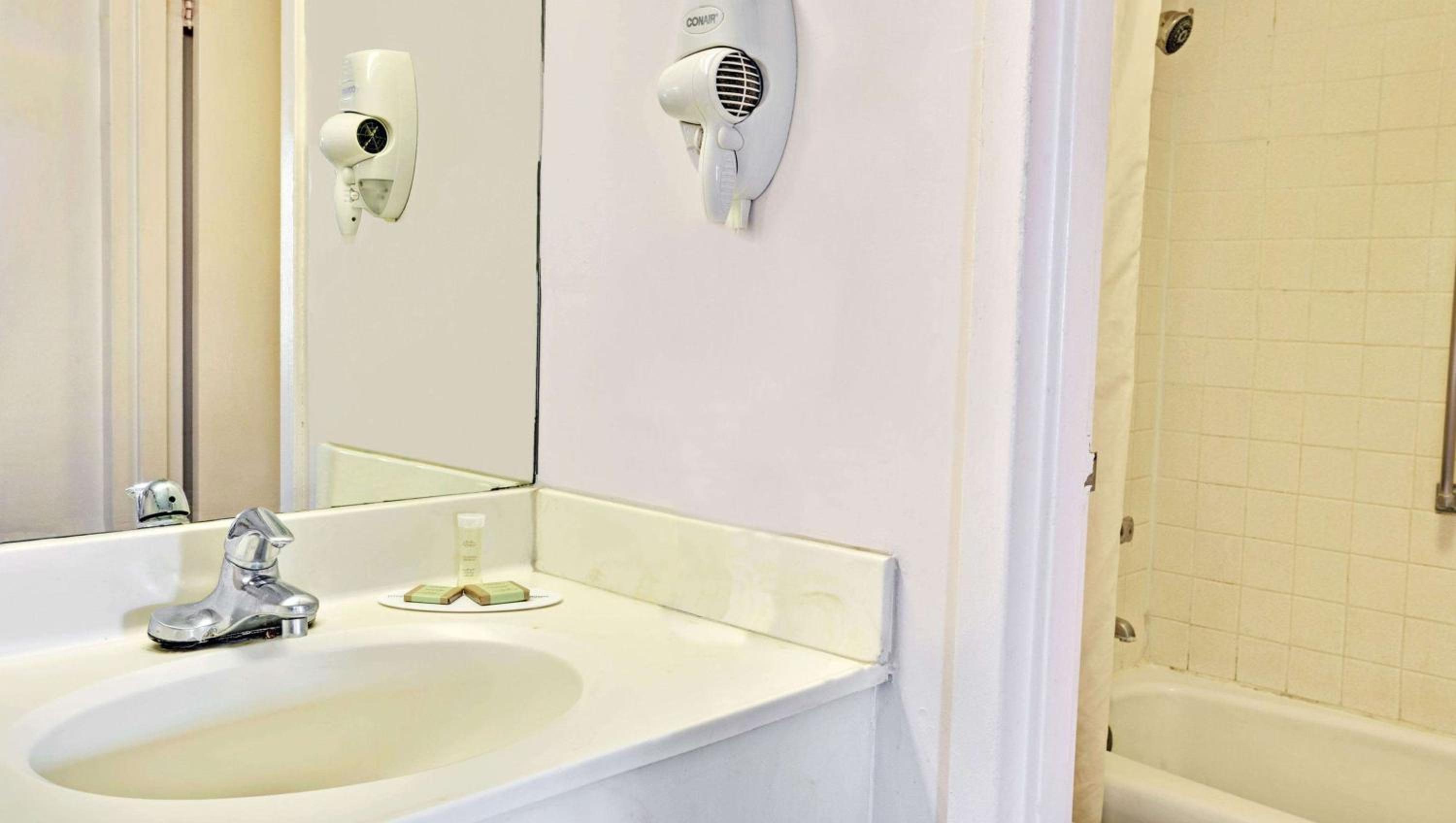 Double Room with Two Double Beds - Non-Smoking