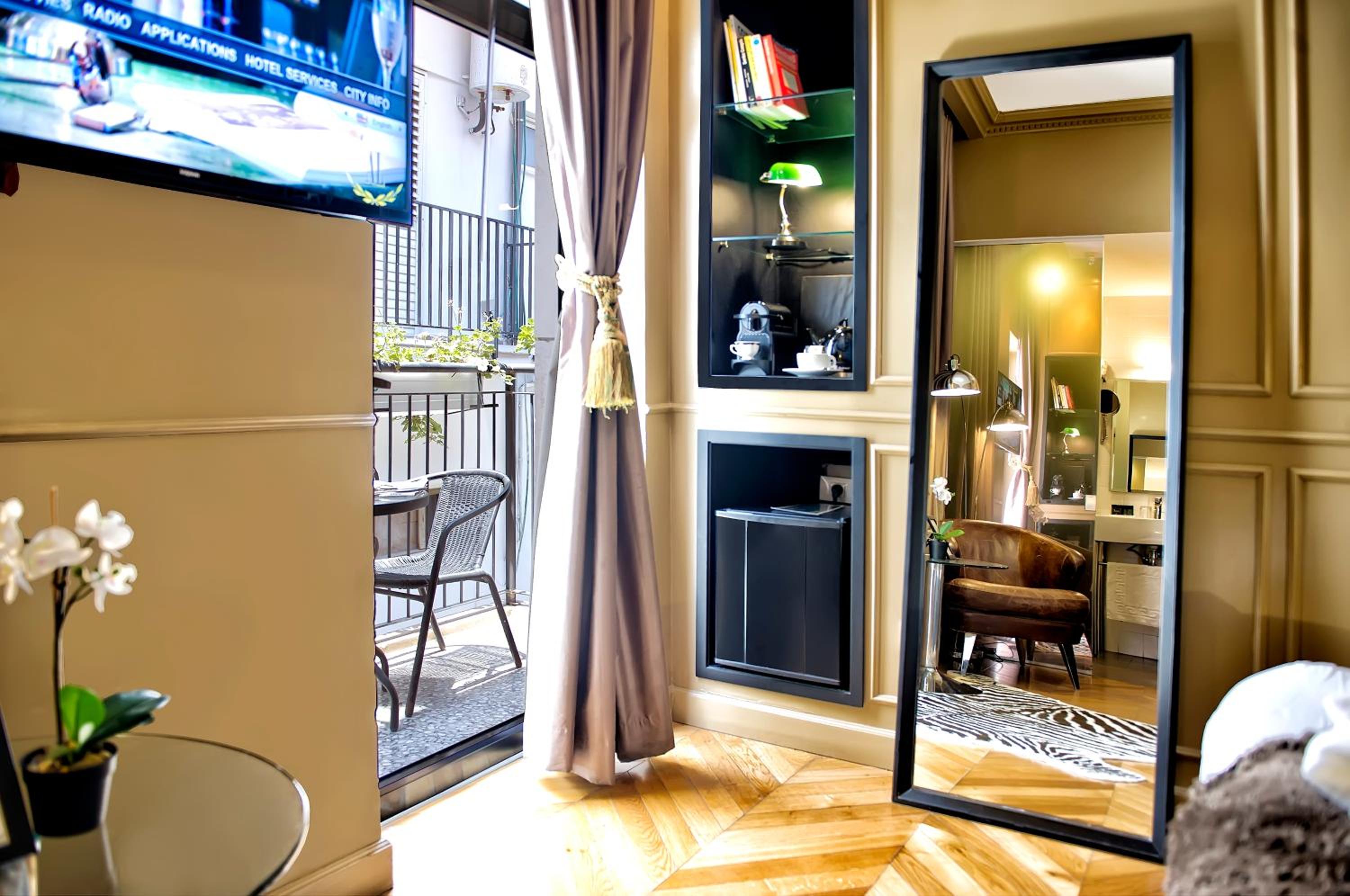 Luxury Room with Balcony