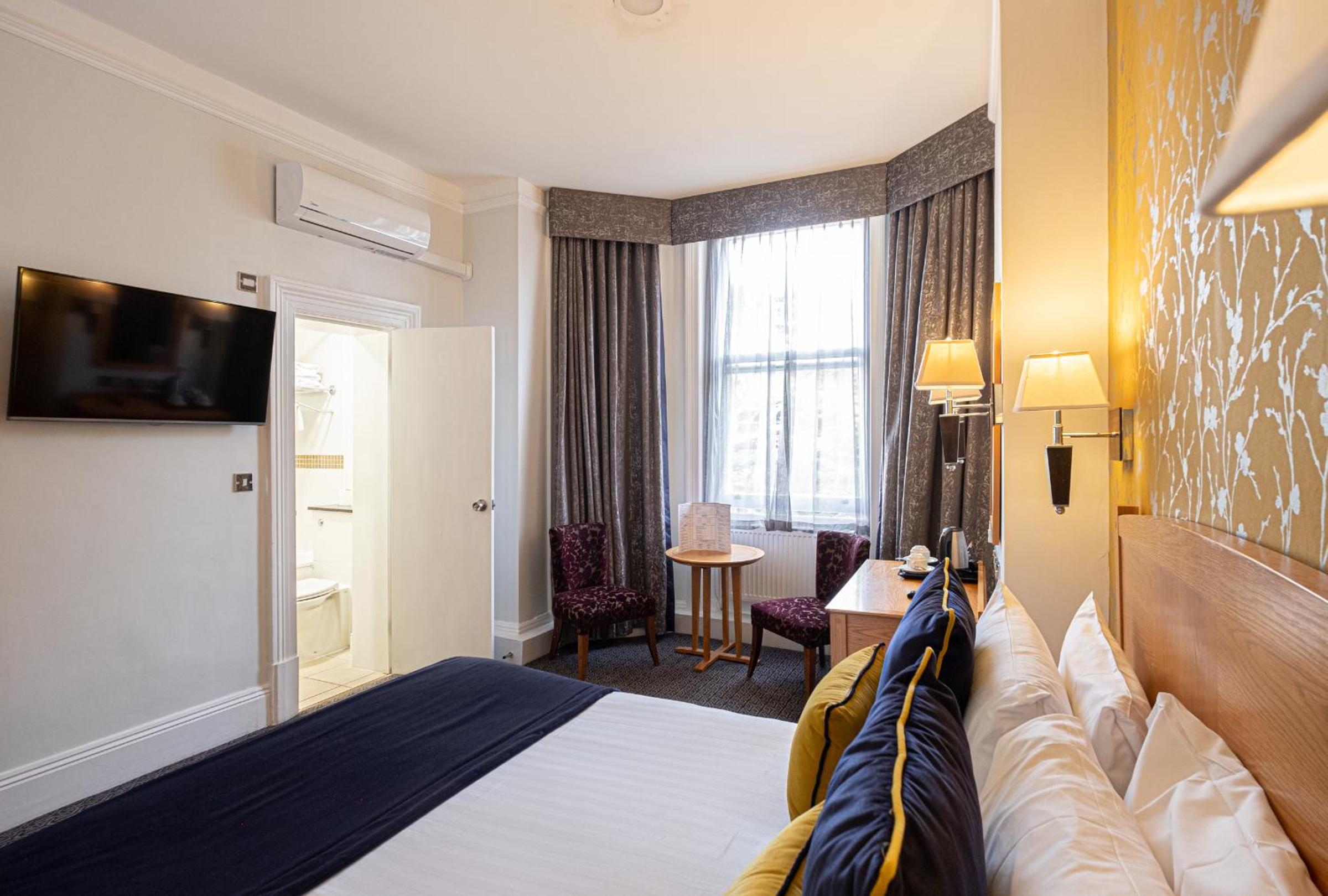 Standard Double Room with Air Conditioning 