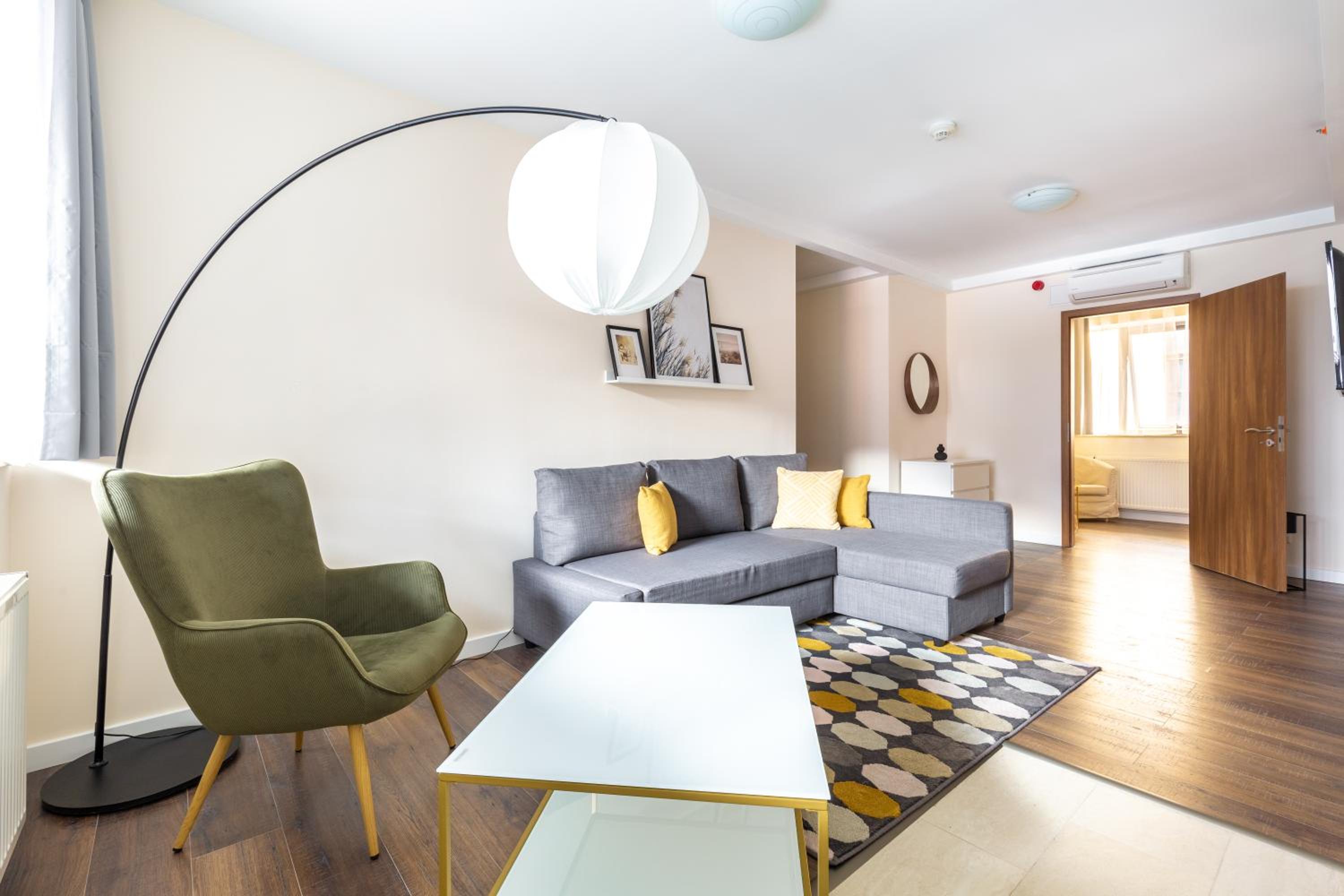 Superior One-Bedroom Apartment