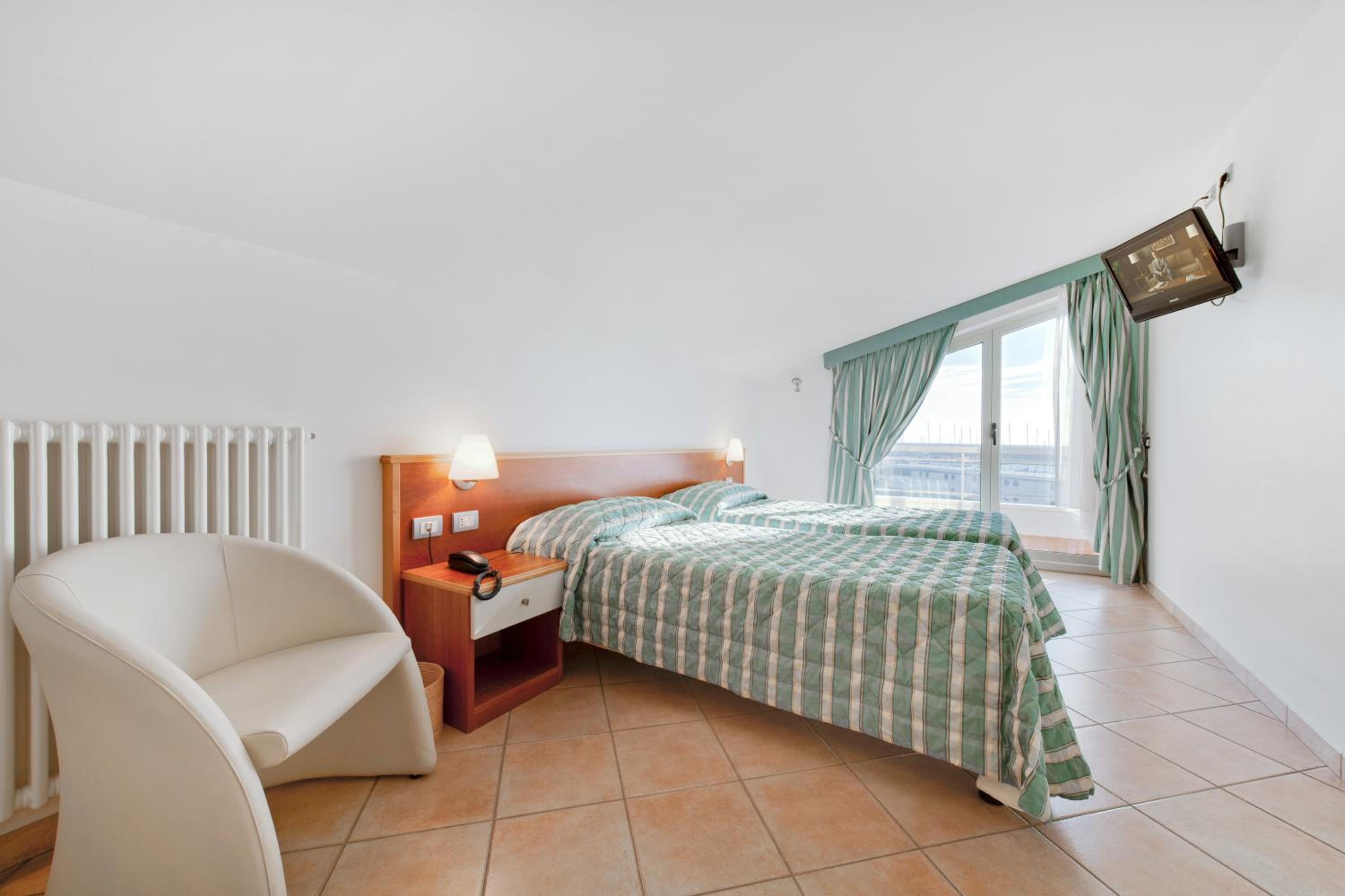 Two-Bedroom Apartment with Sea View and Balcony