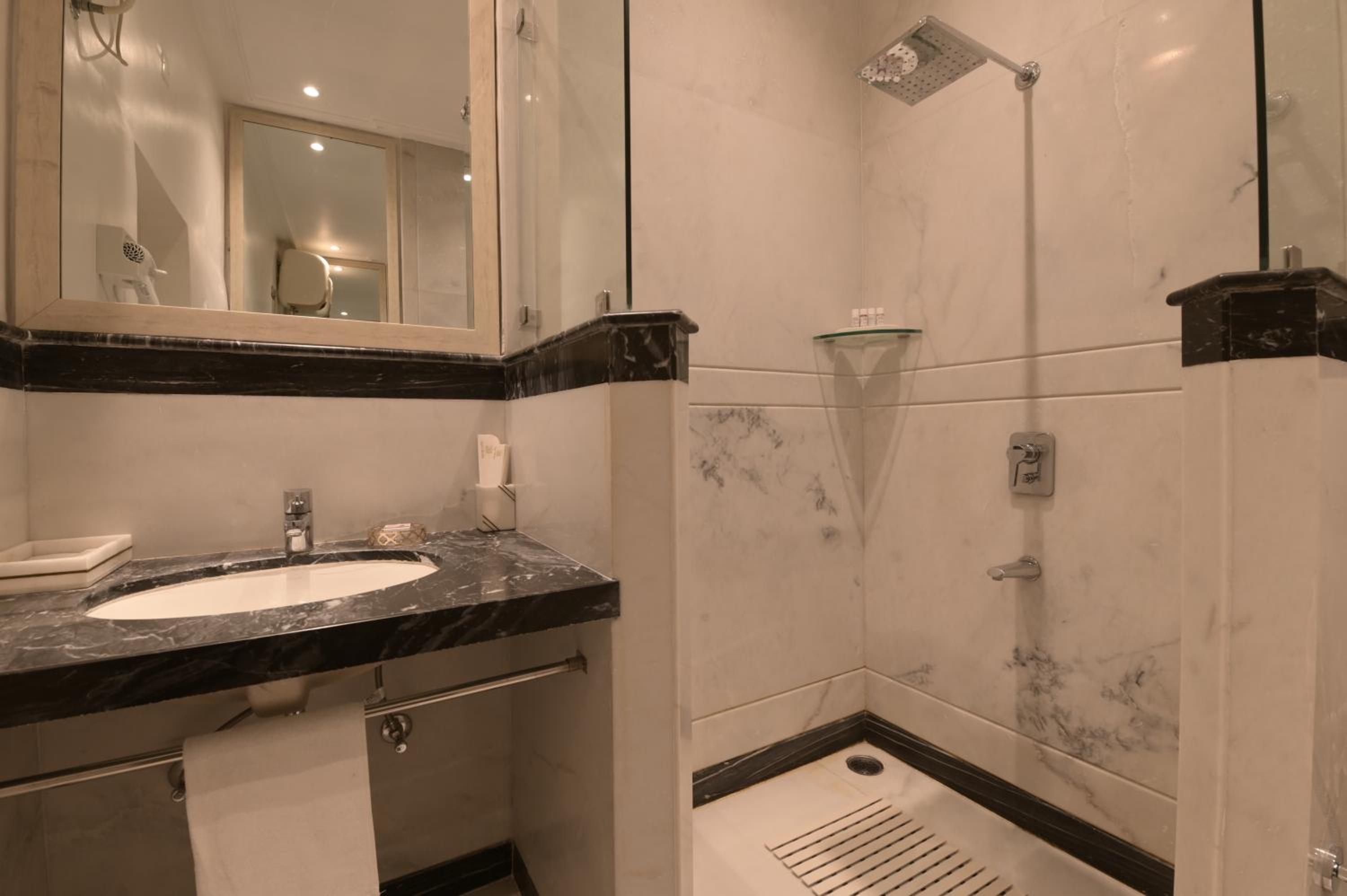 Jagat Suite Non Lake Facing :  Avail 15% Discount on all restaurant bills,50% Discount on any spa services (Valid for stay till 30th September 2025)