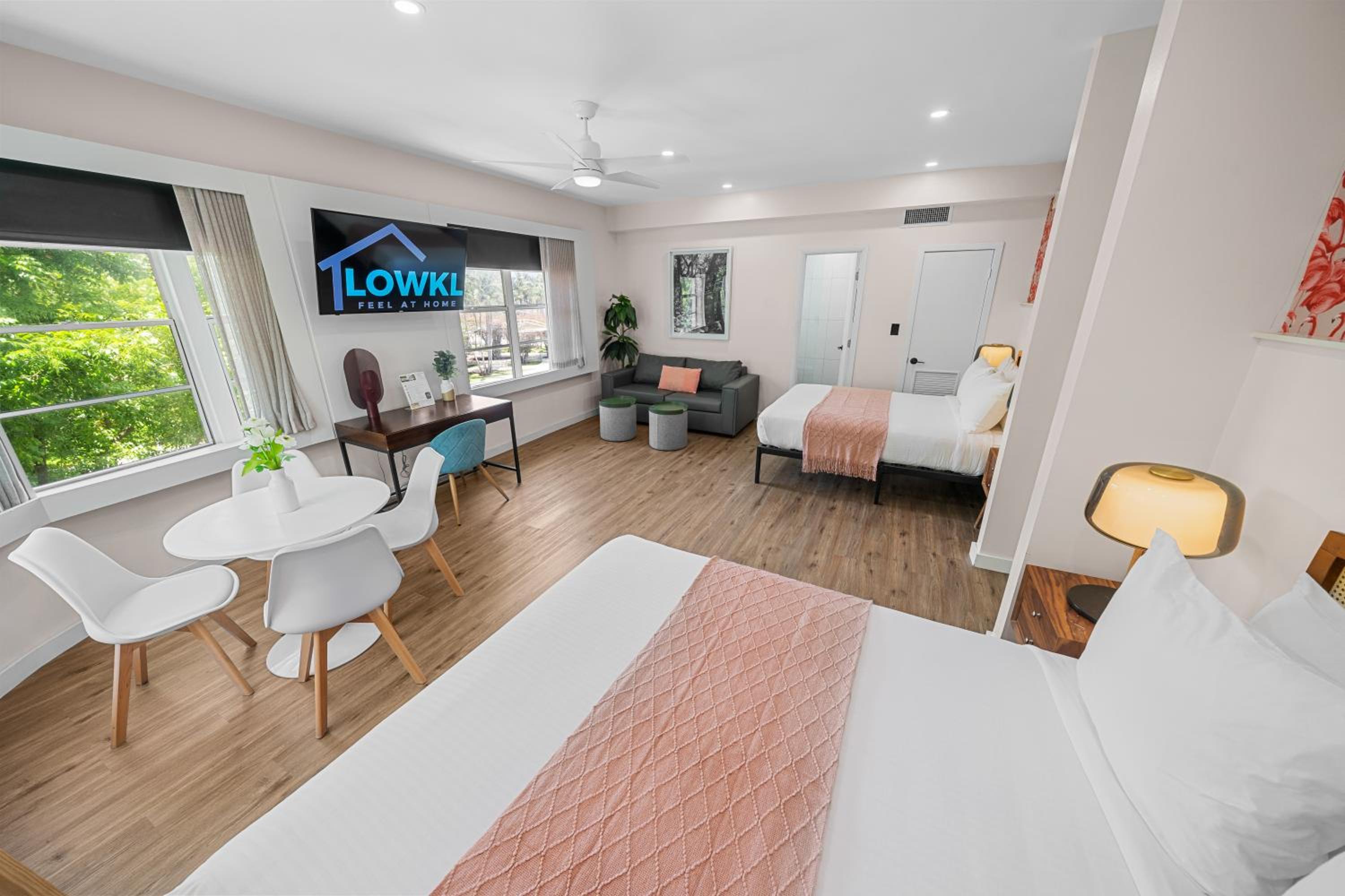 Junior Suite Two Queen Park View with Kitchenette and Sofa Bed