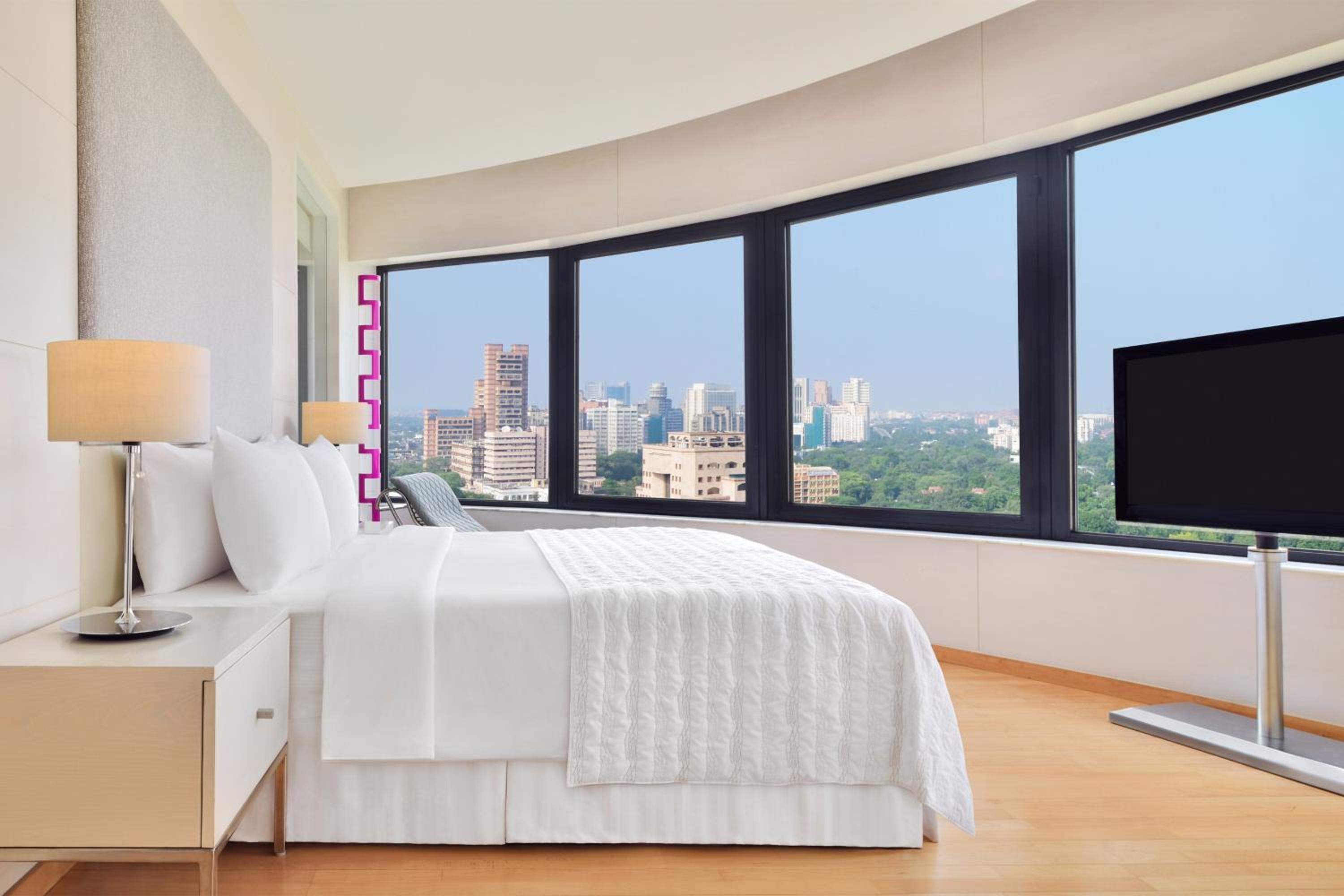 Executive Suite - 2 way Airport Transfer, Access to club lounge including Hi-Tea from 3-5 pm, Happy Hours from 6-8 pm