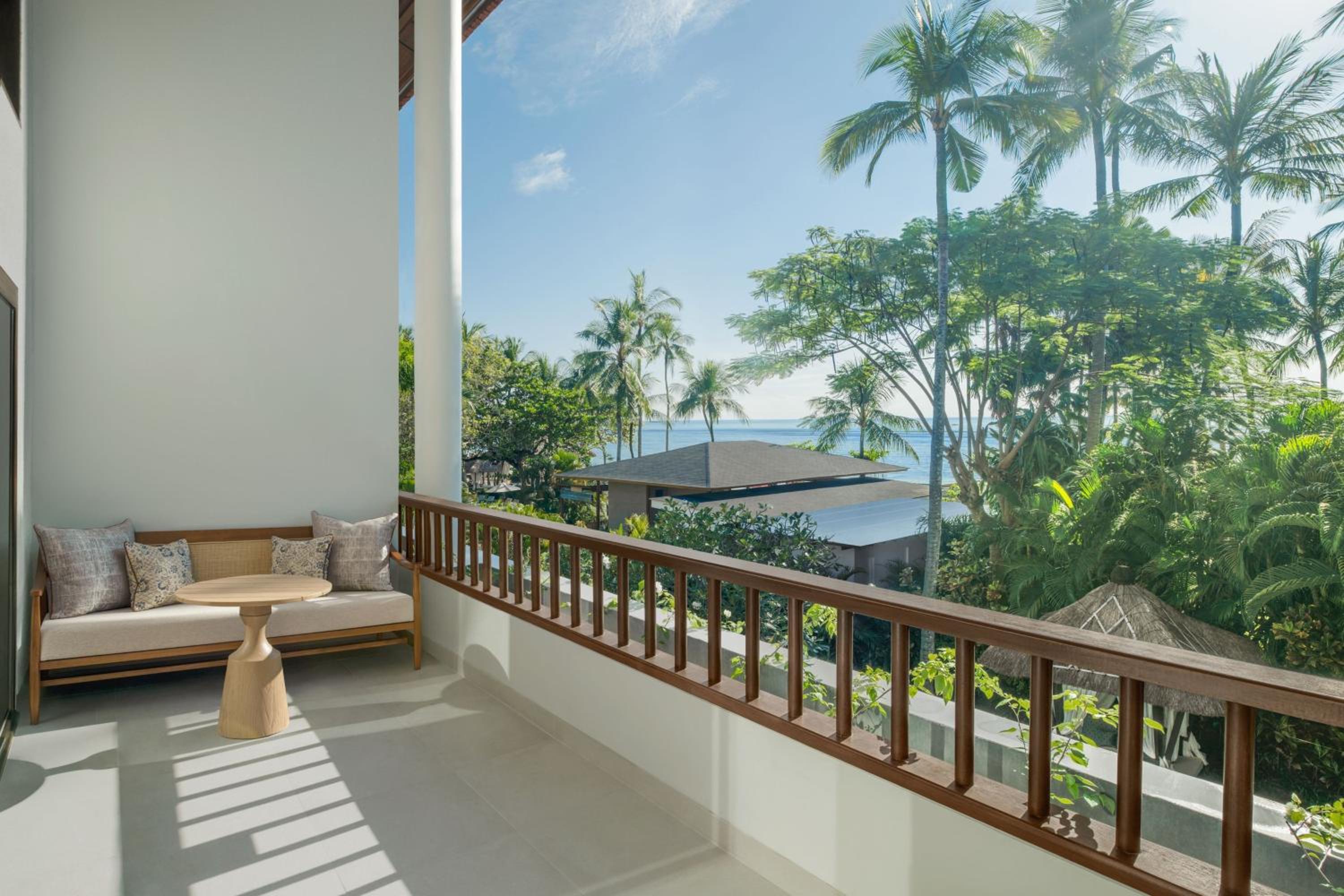 Ocean View Suite, 1 Bedroom Bi-level Suite, 1 King, Balcony with Free Daily Activity