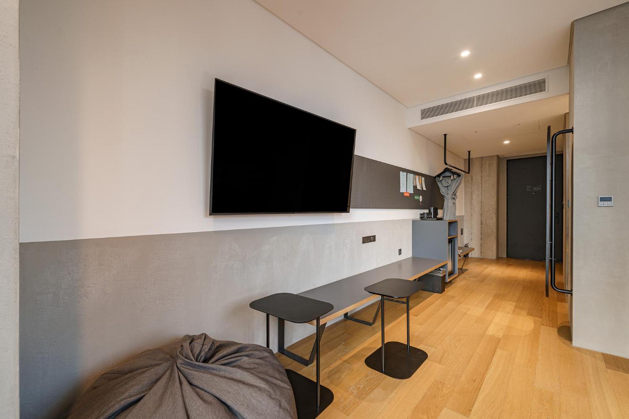 Family Room - Take 4 - Infinity Pool Included 