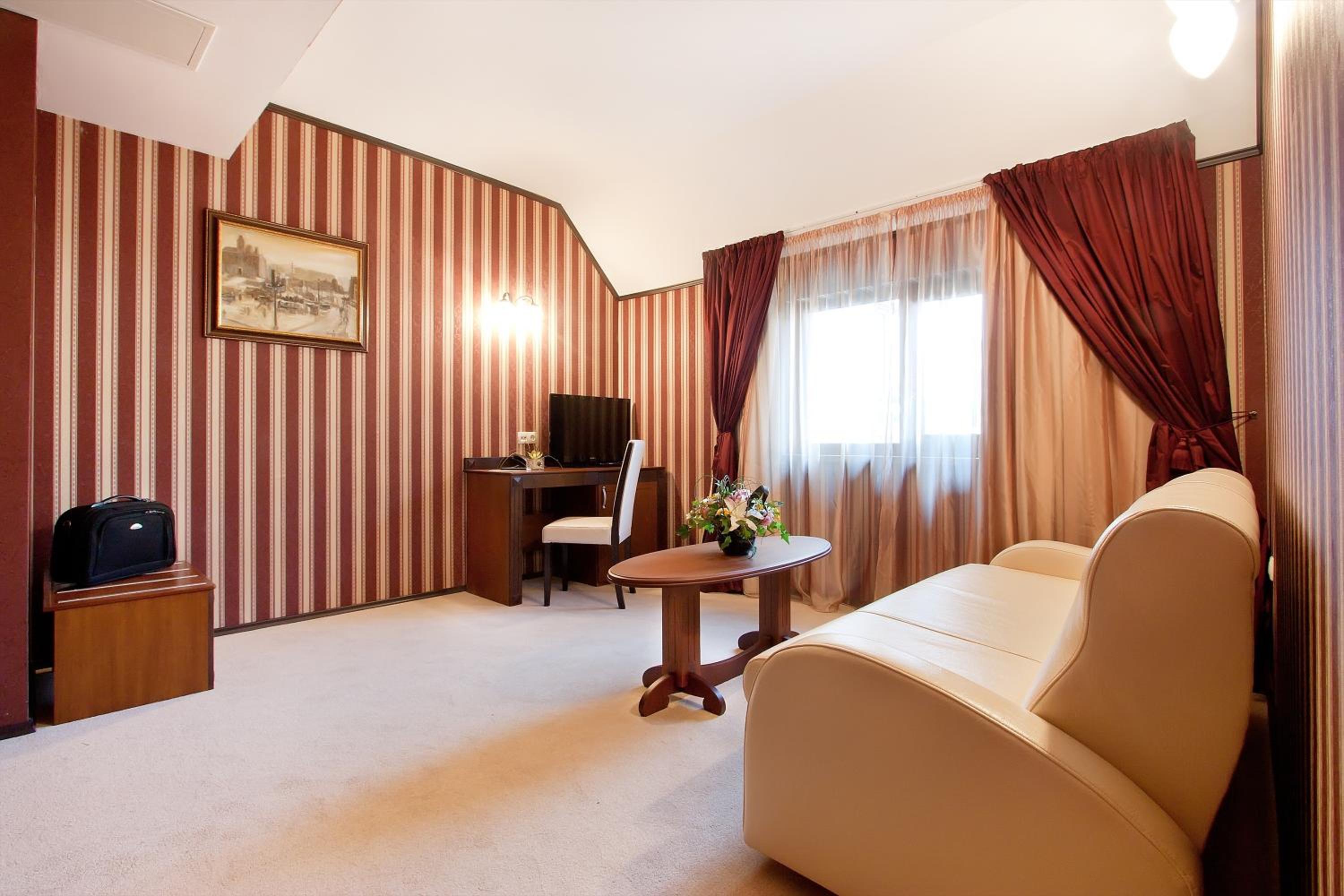 Superior Queen Suite