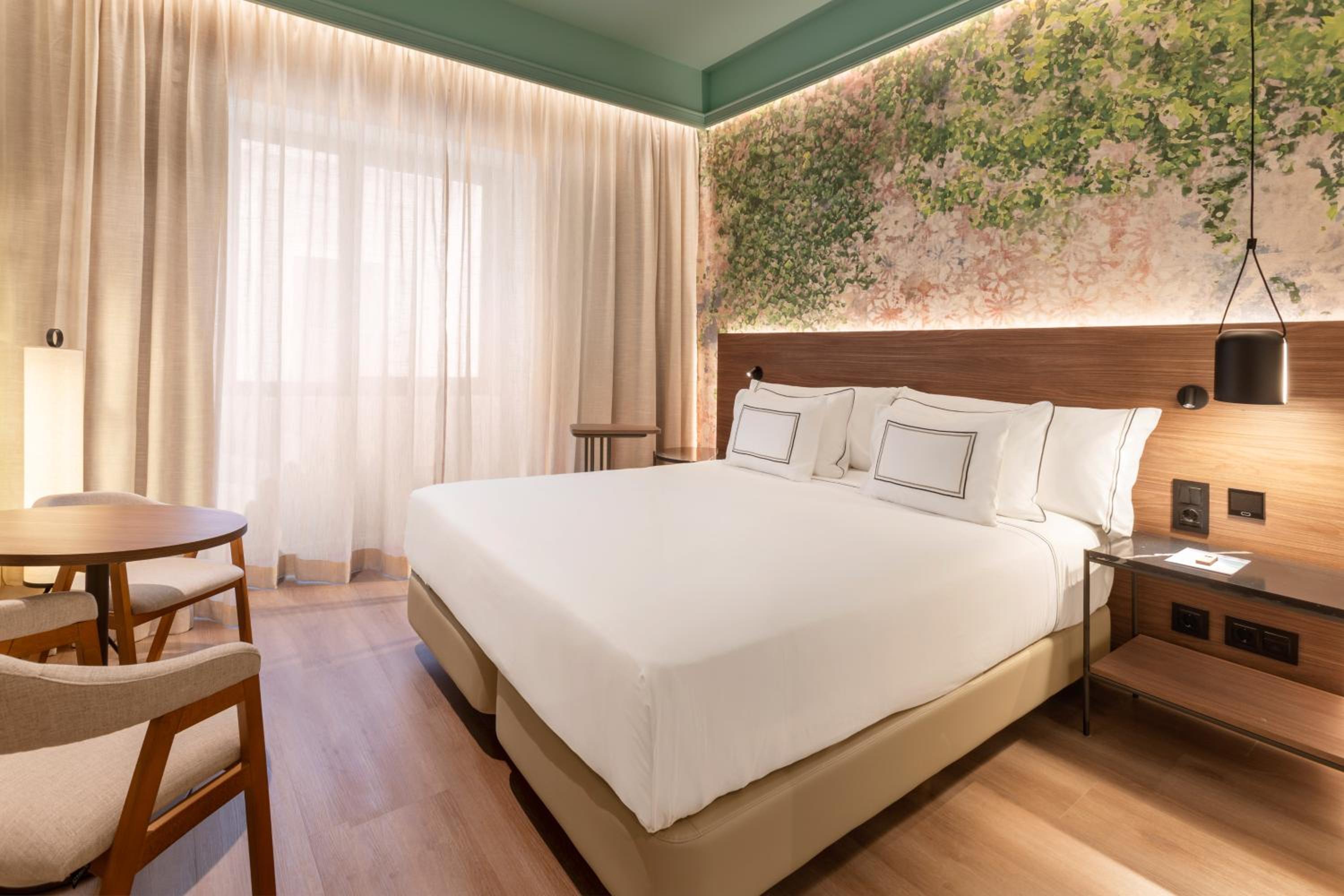 Melia Communicated Room