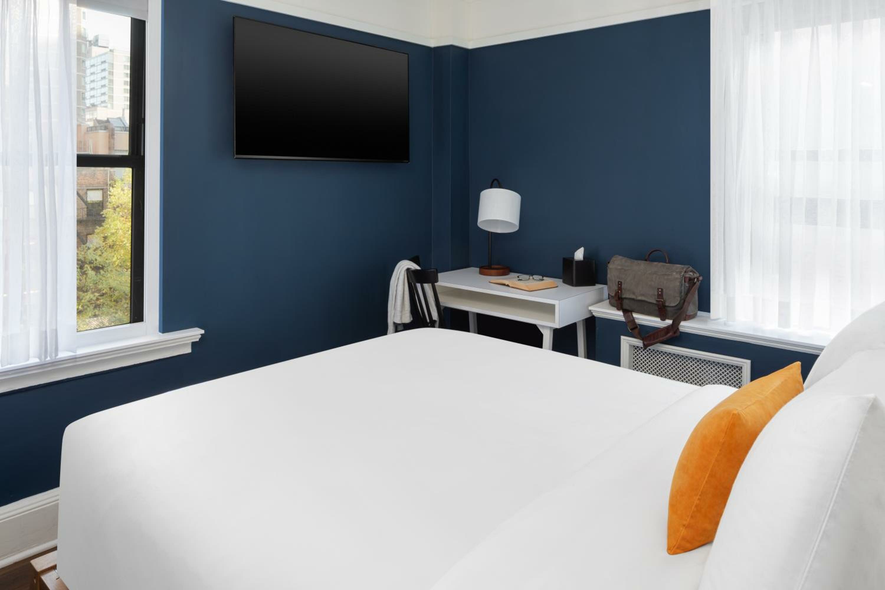 Double Room with Mobility Accessible Tub/ Nonsmoking