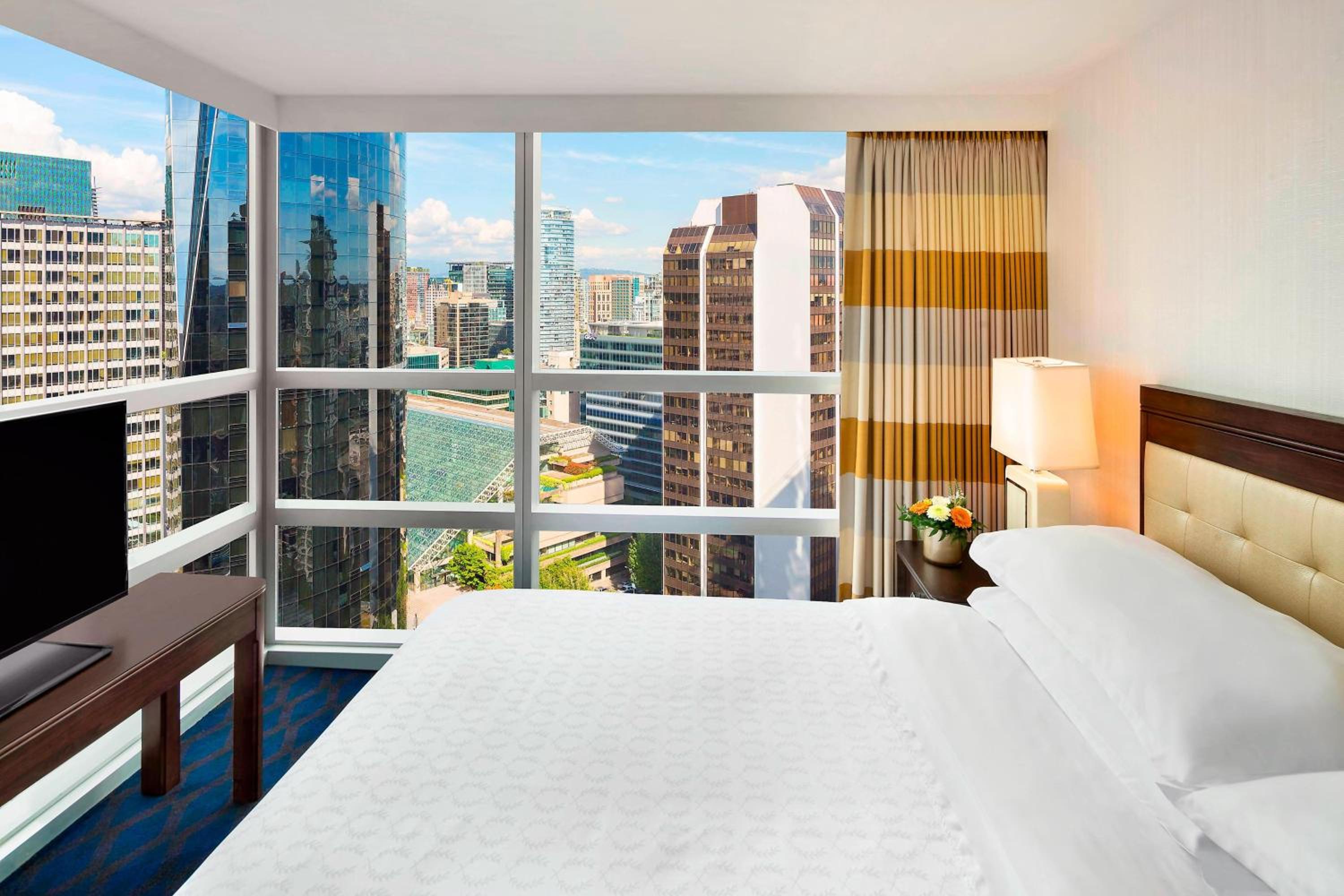 Large Deluxe King Room with Two King Beds - High Floor