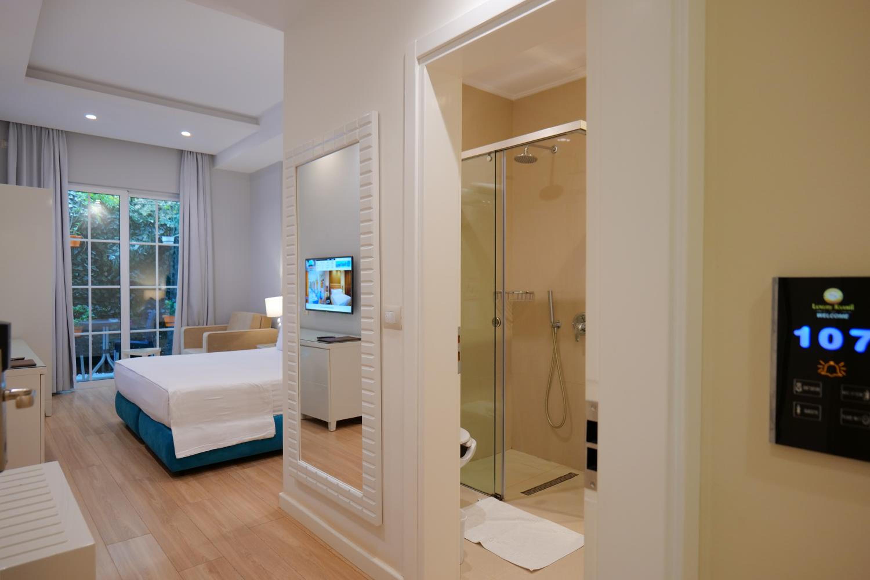 Double Room with Balcony - Ground Floor