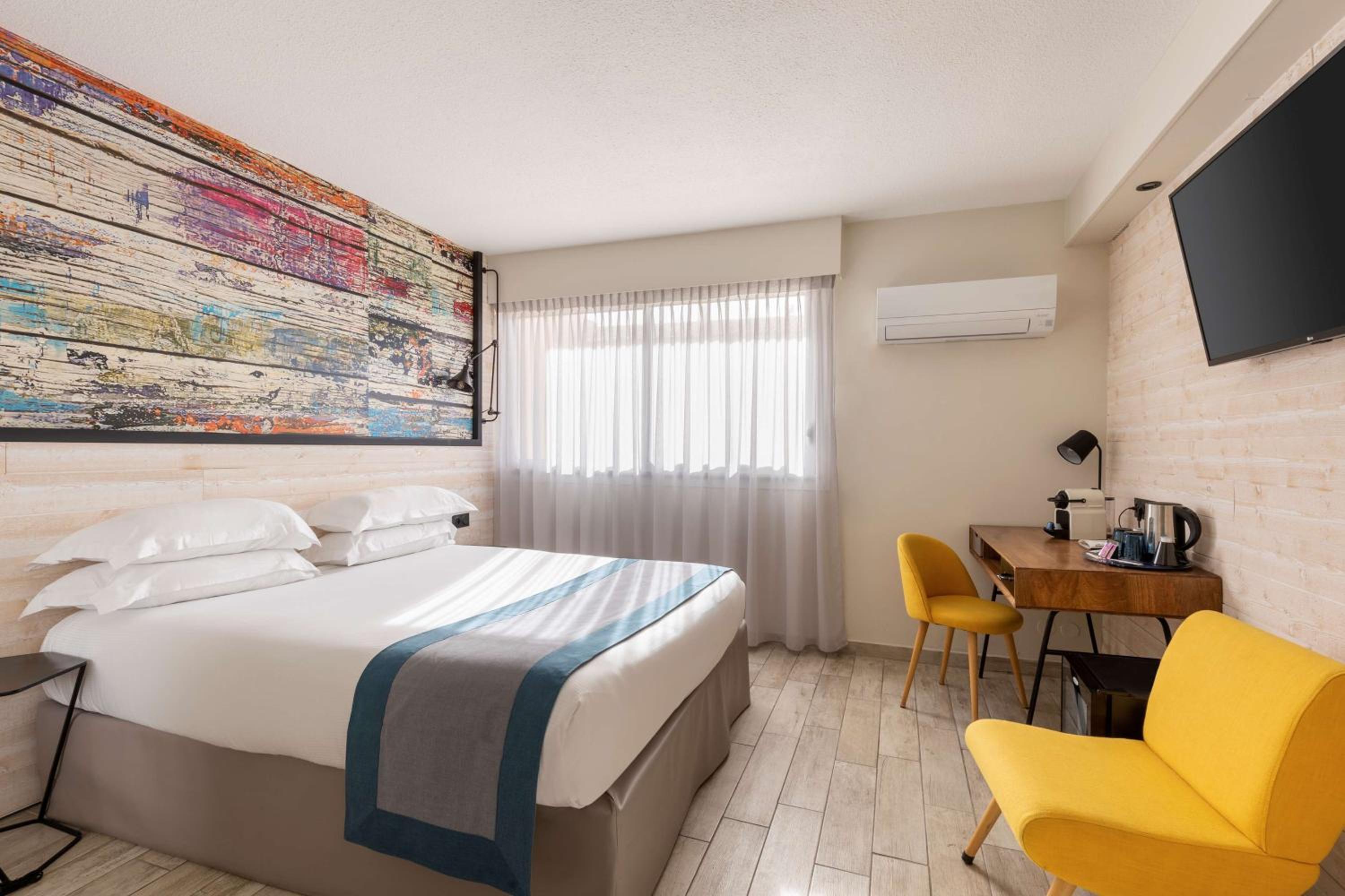 Standard Room with City View