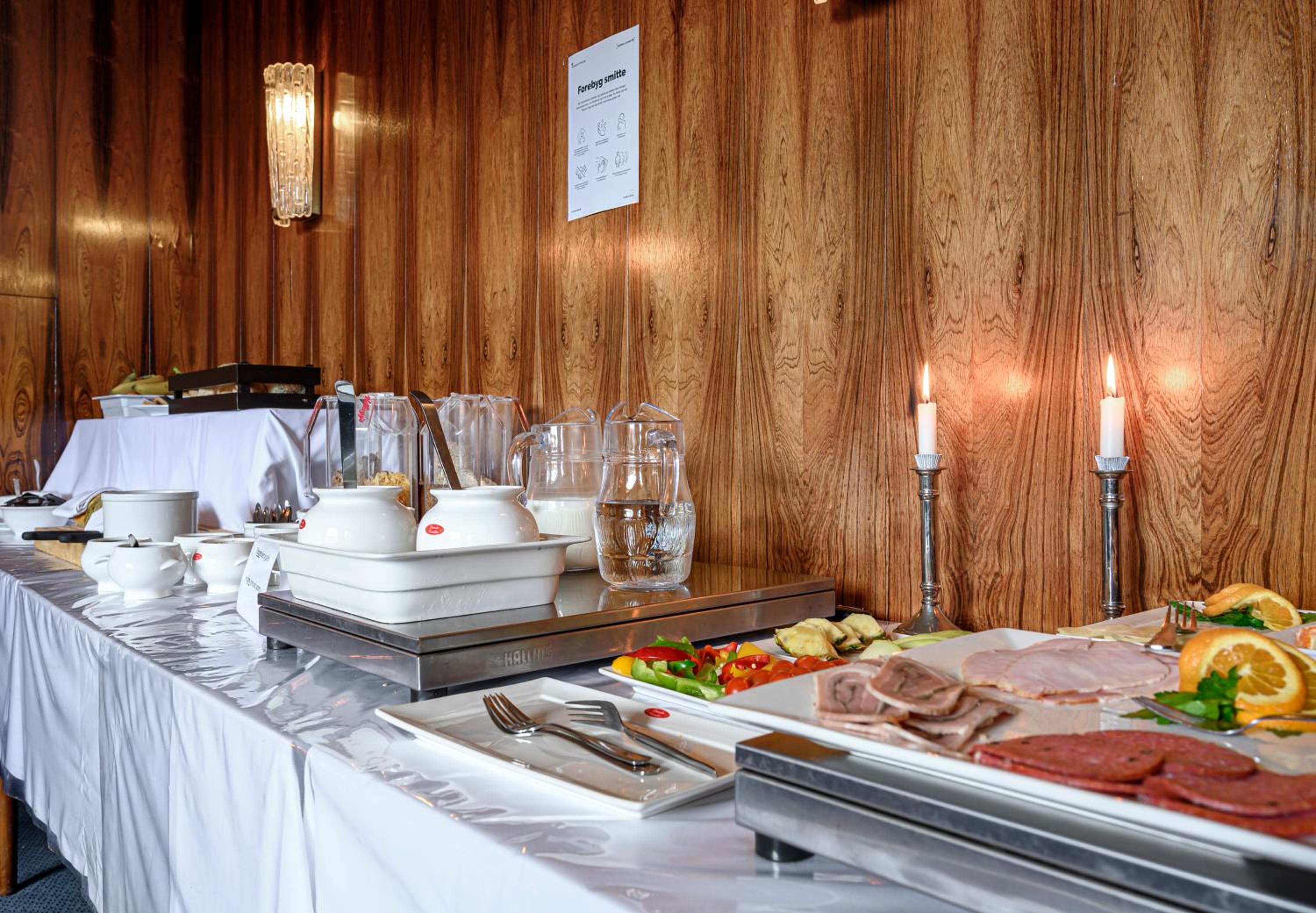 Deluxe Double Room with Shower