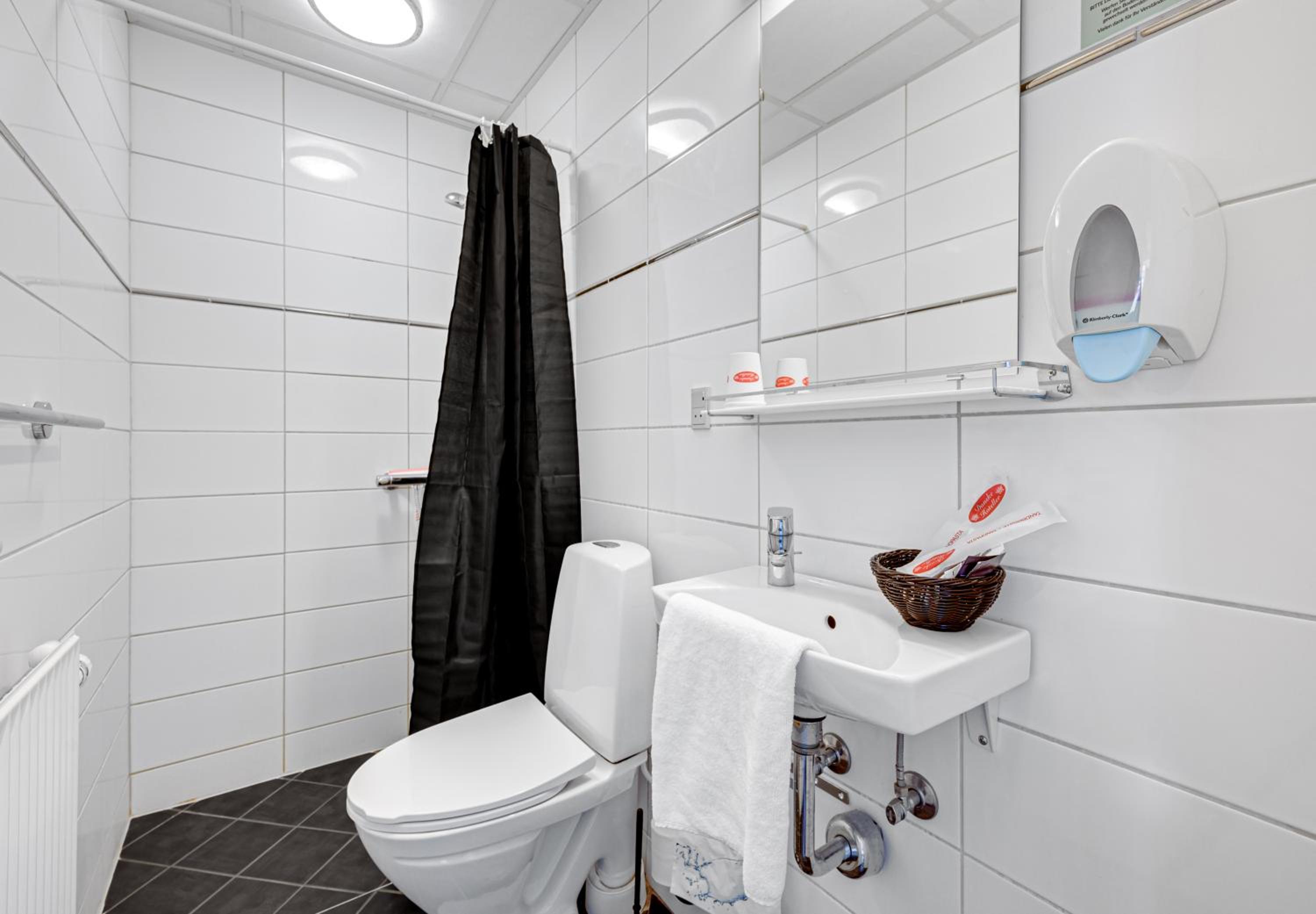 Deluxe Double Room with Shower