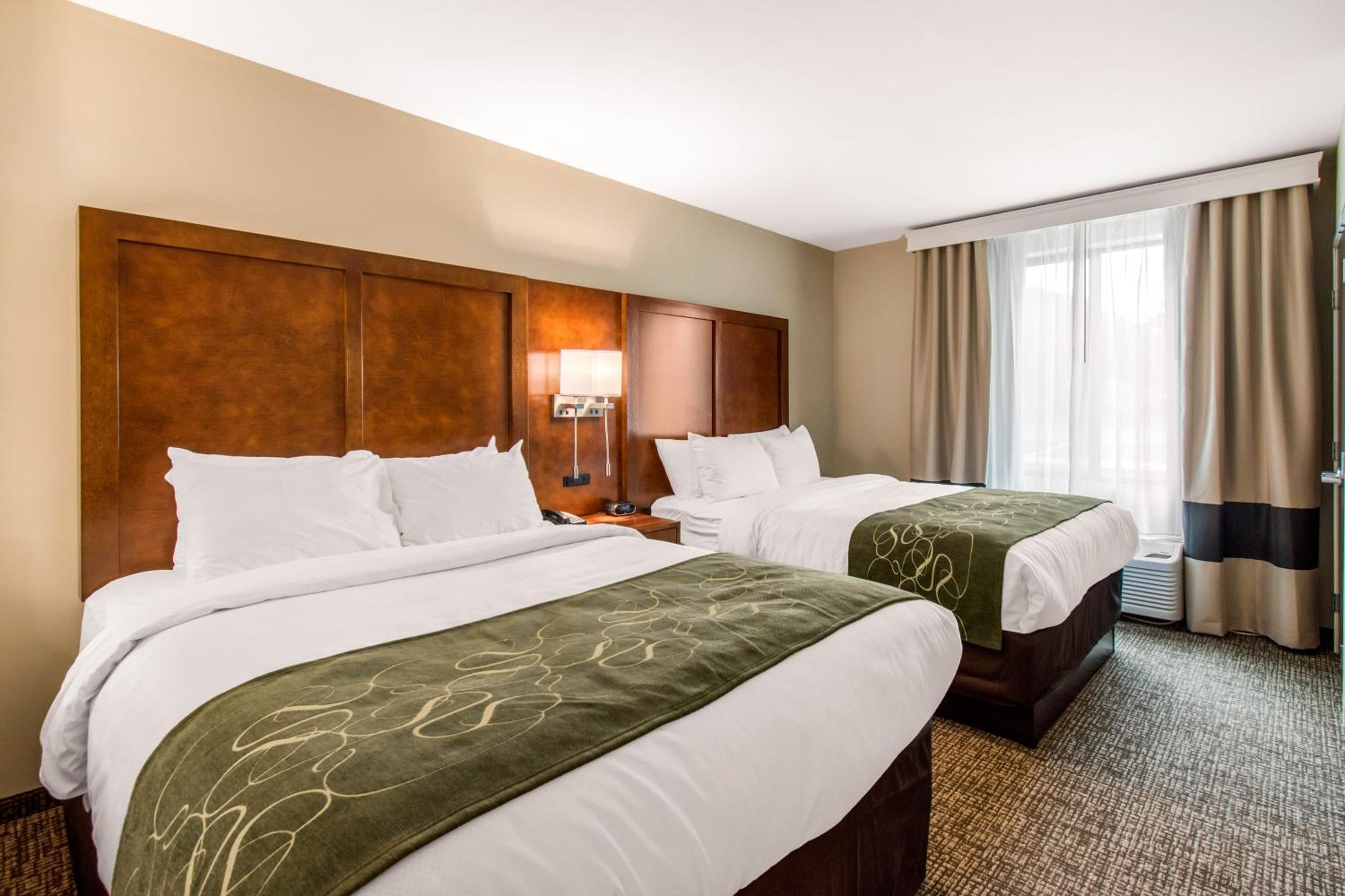 Executive Suite with two Queen Beds - Non-Smoking