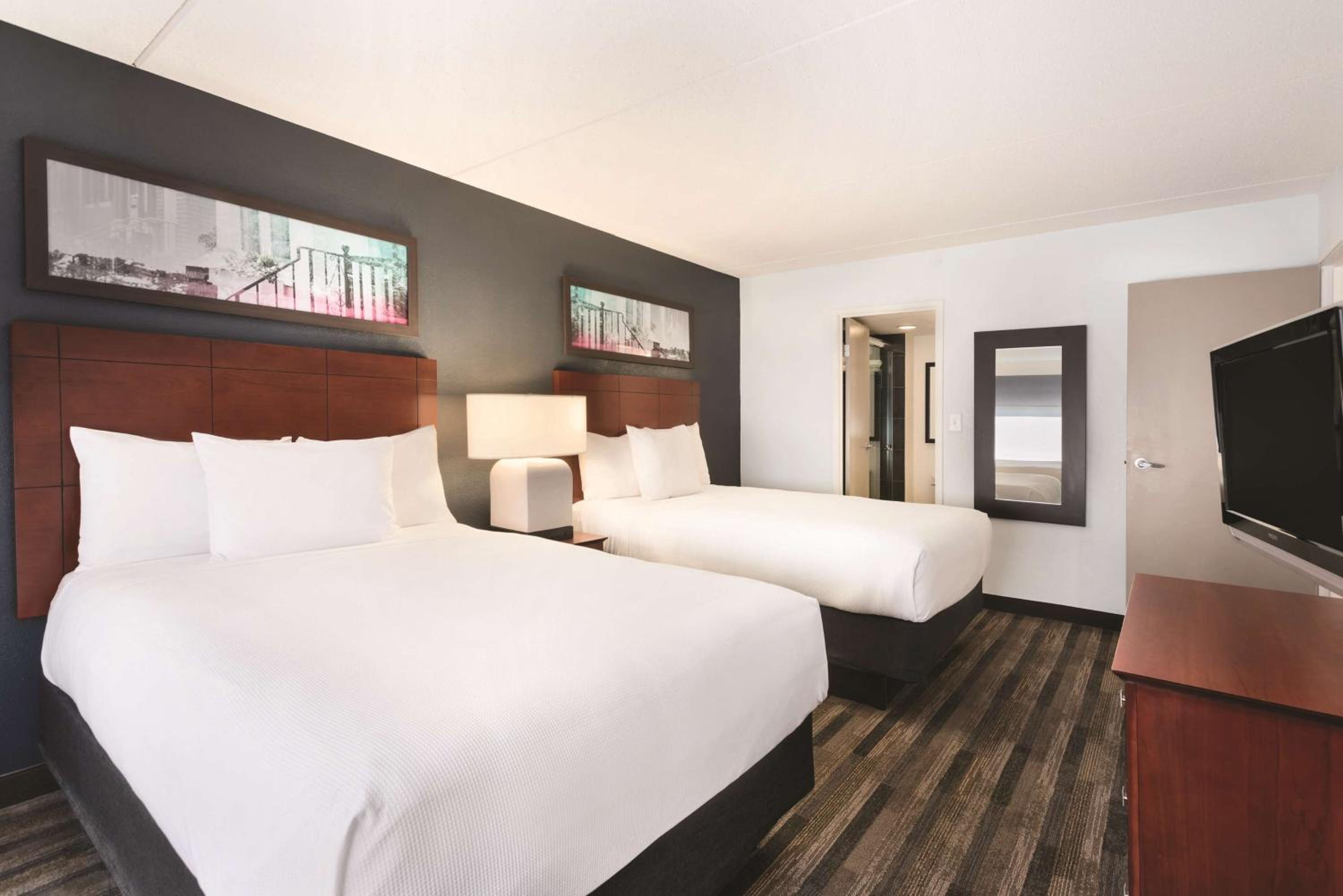 One-Bedroom Suite With Two Double Beds