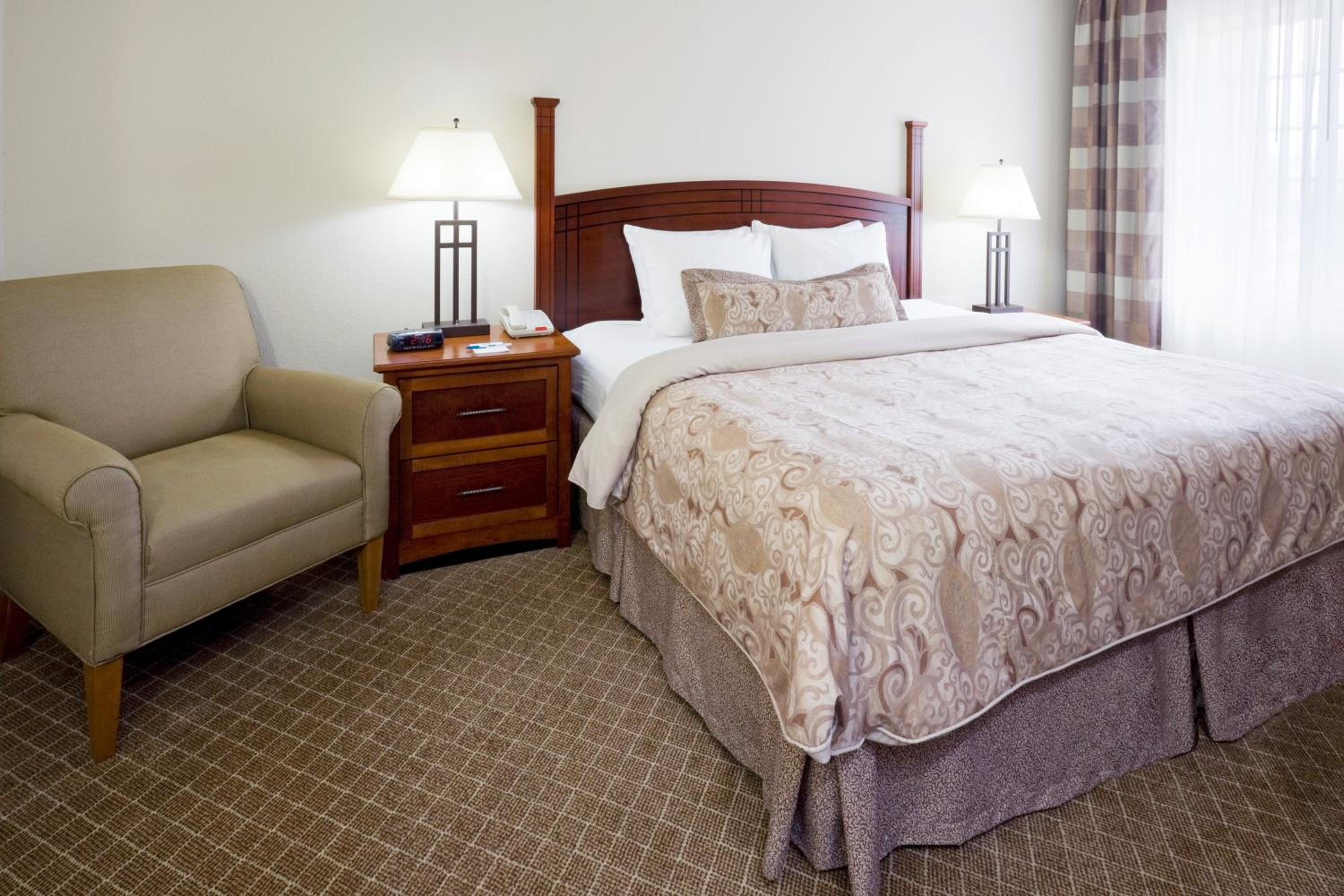One-Bedroom King Suite - Communications Accessible