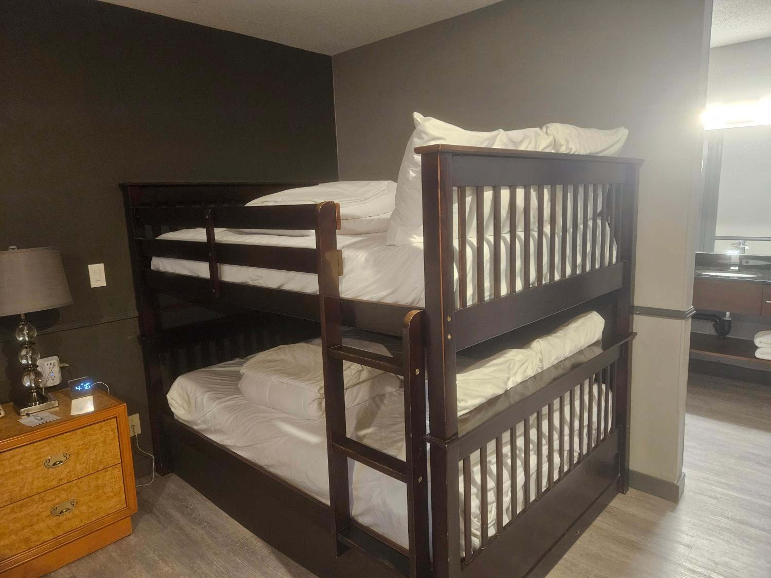 Family Room with Two Queen Beds and Bunk Beds - Non-Smoking