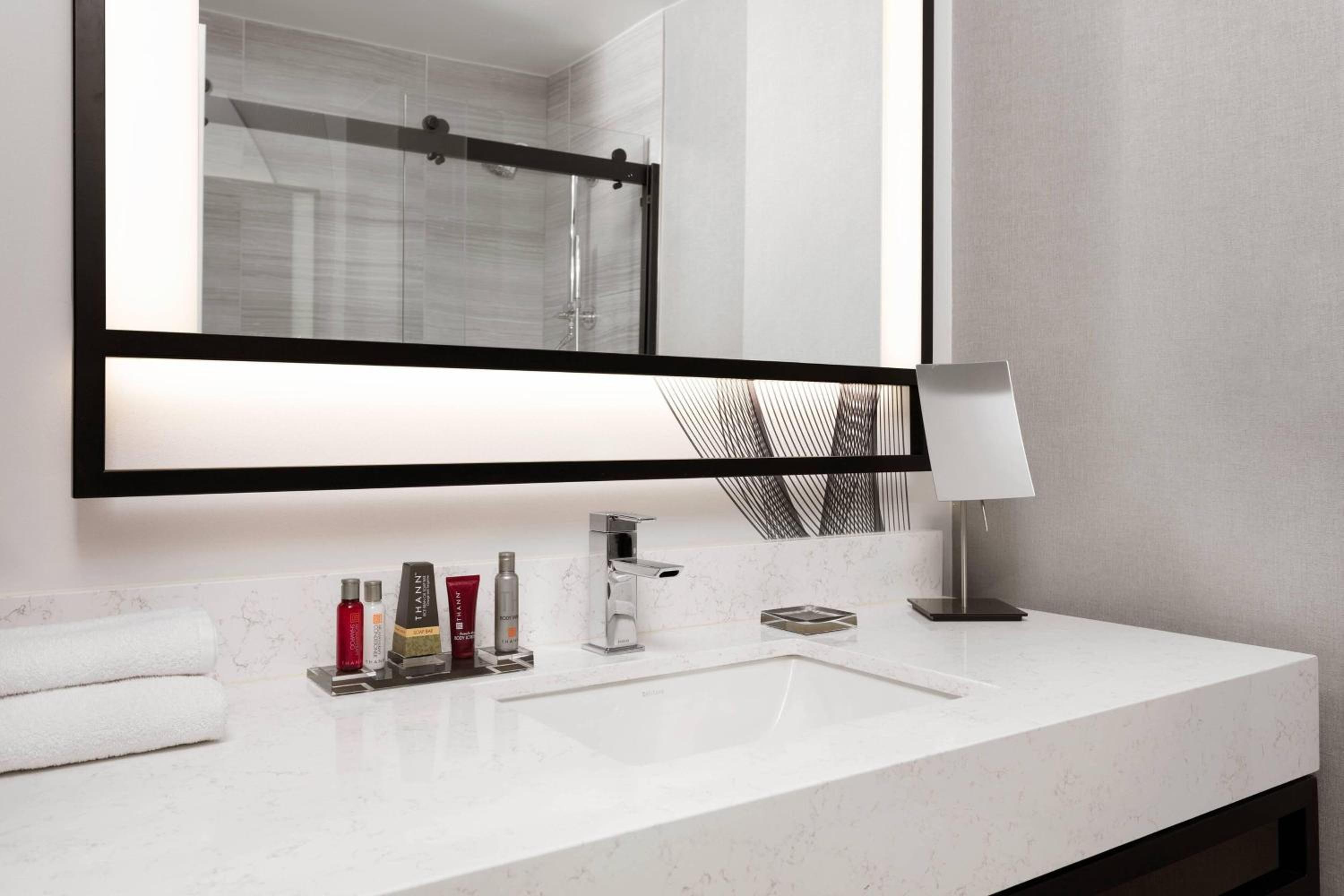 Junior Corner King Suite with Sofa Bed