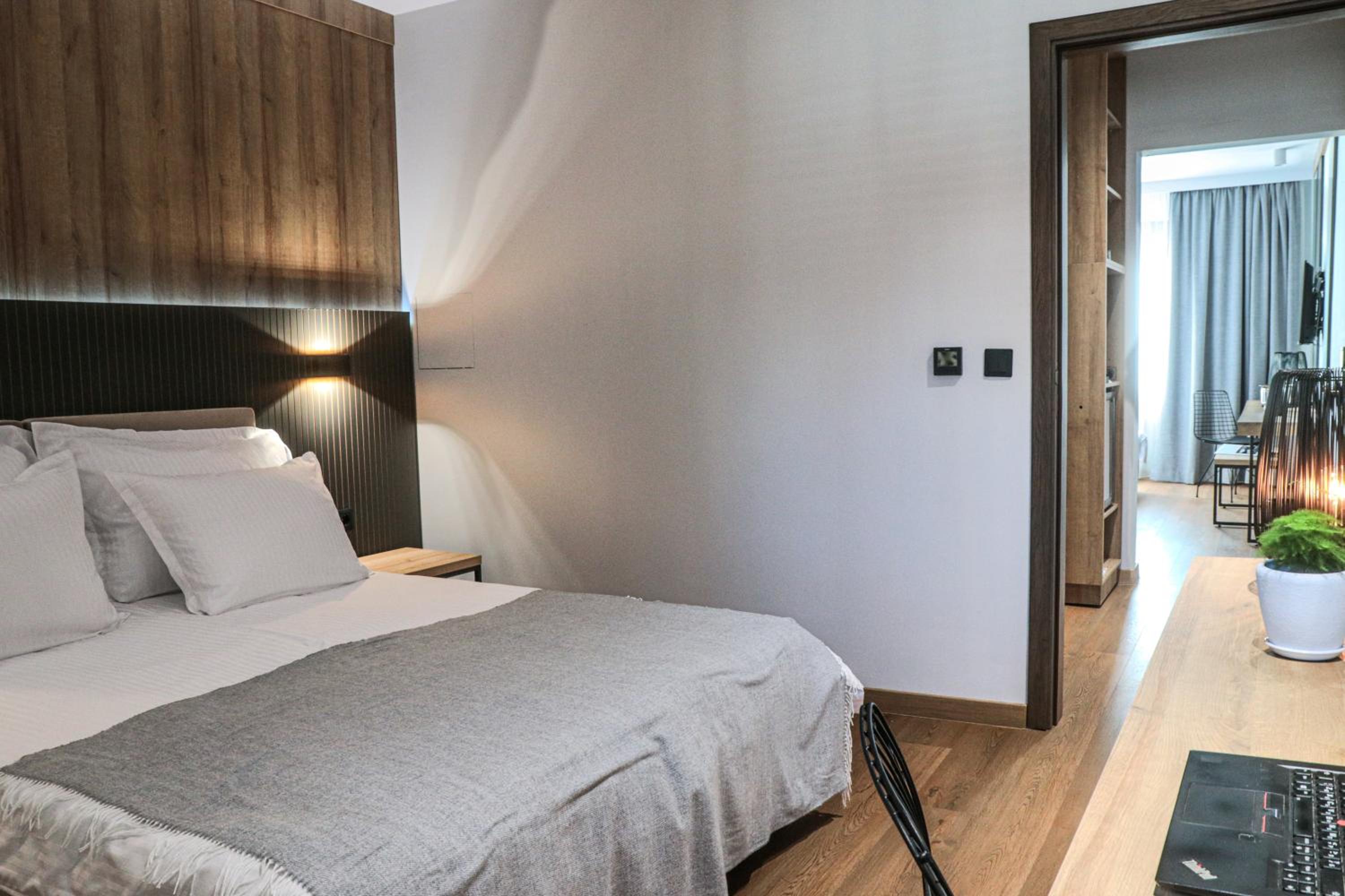Family Suite with One Double and Two Single Beds - Non-Smoking