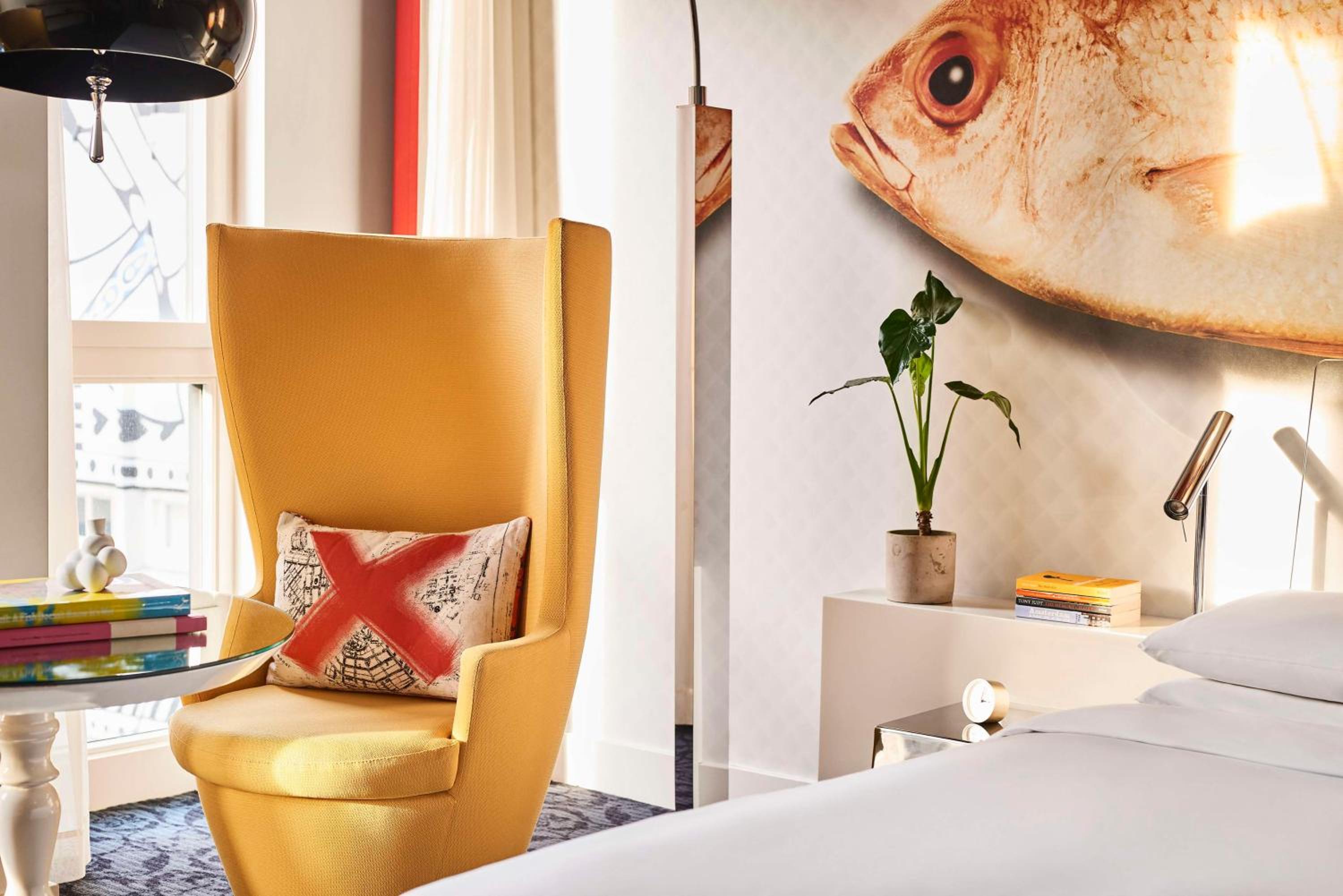 Deluxe King Room with Garden View