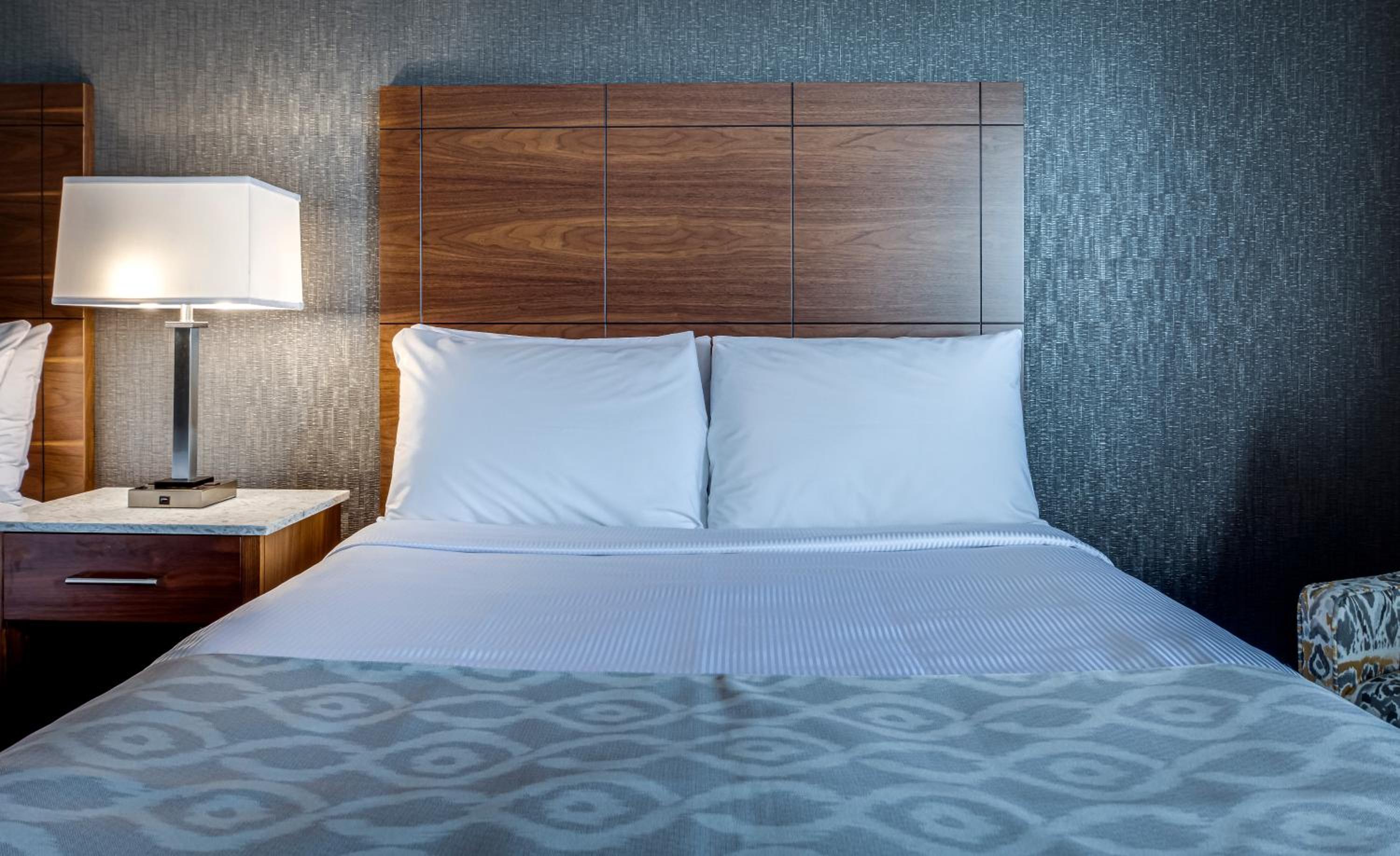 Standard Room with 1 Queen Bed