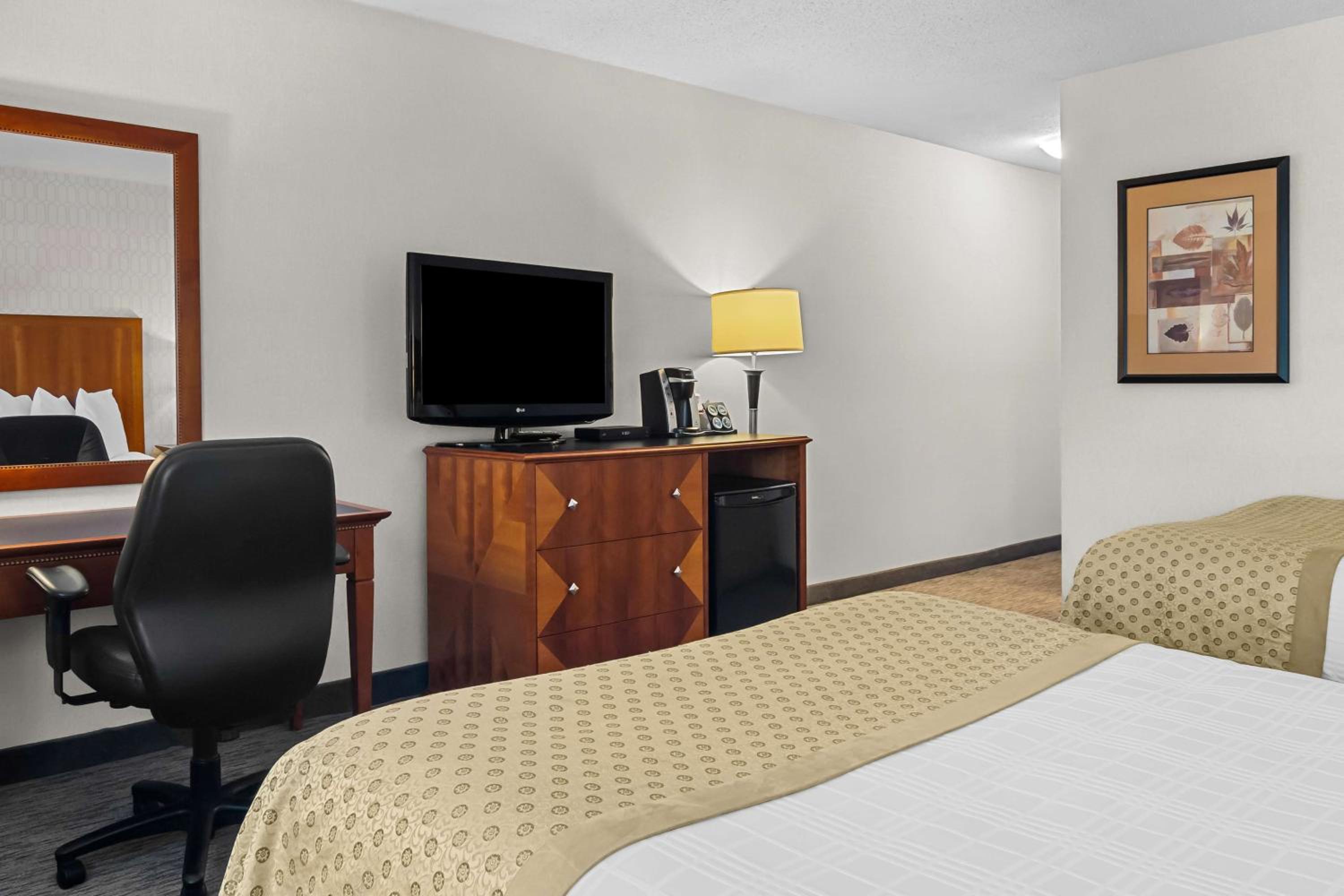 Queen Room with Two Queen Beds - Non-Smoking