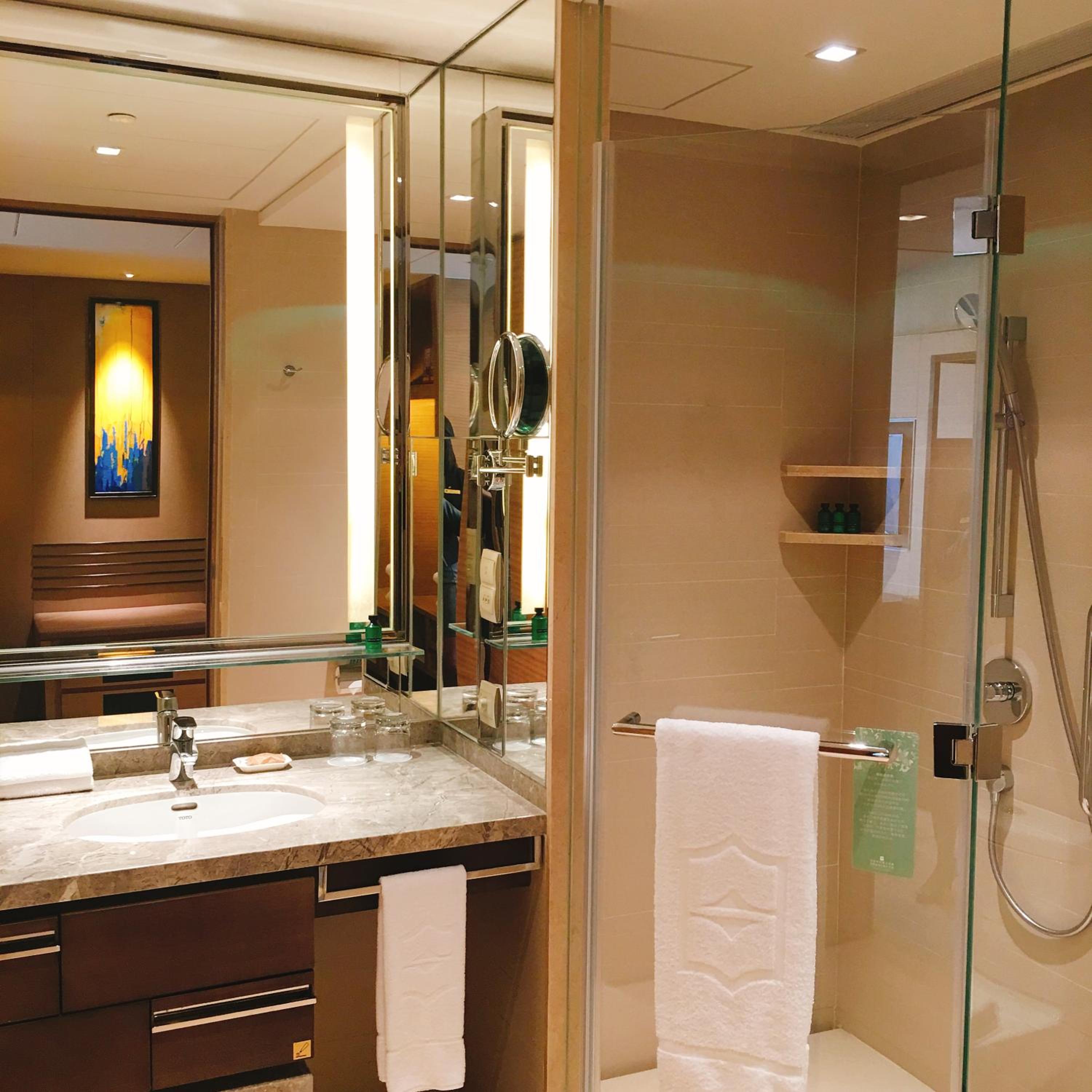 Deluxe River View Twin