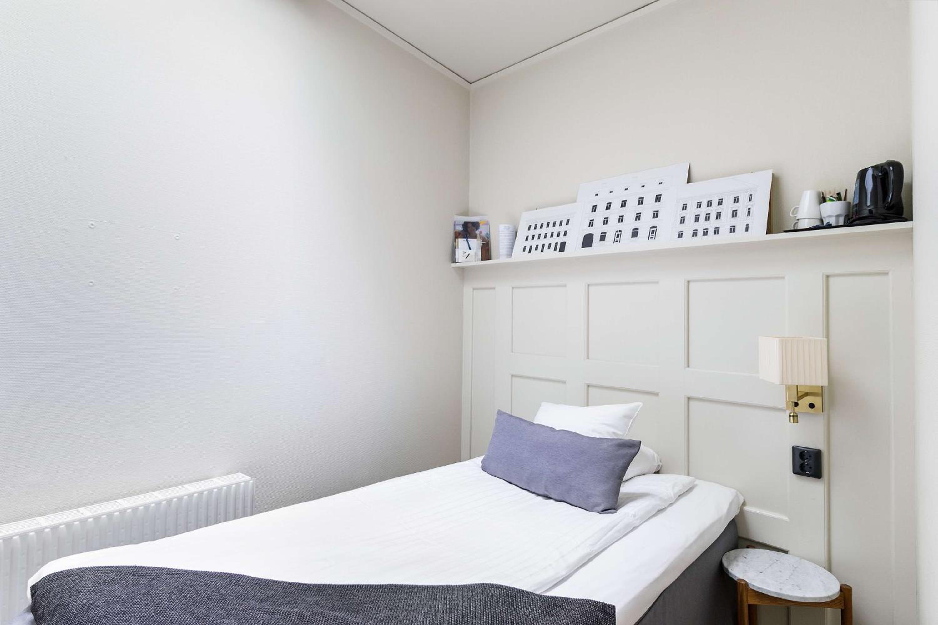 Economy Single Room - Non-Smoking - Rooftop Window