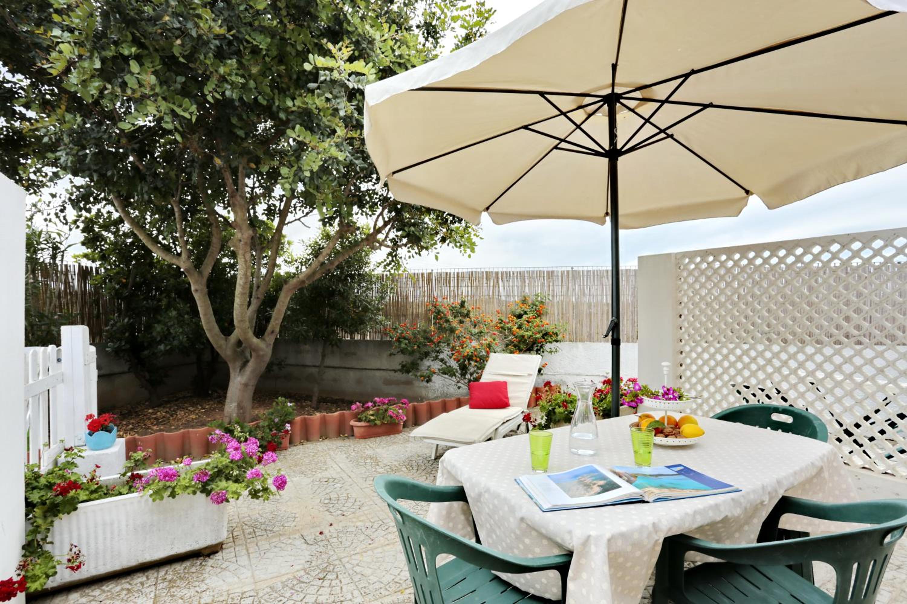 One-Bedroom Apartment with Garden