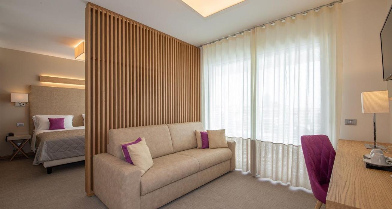 Queen Room with Spa Bath