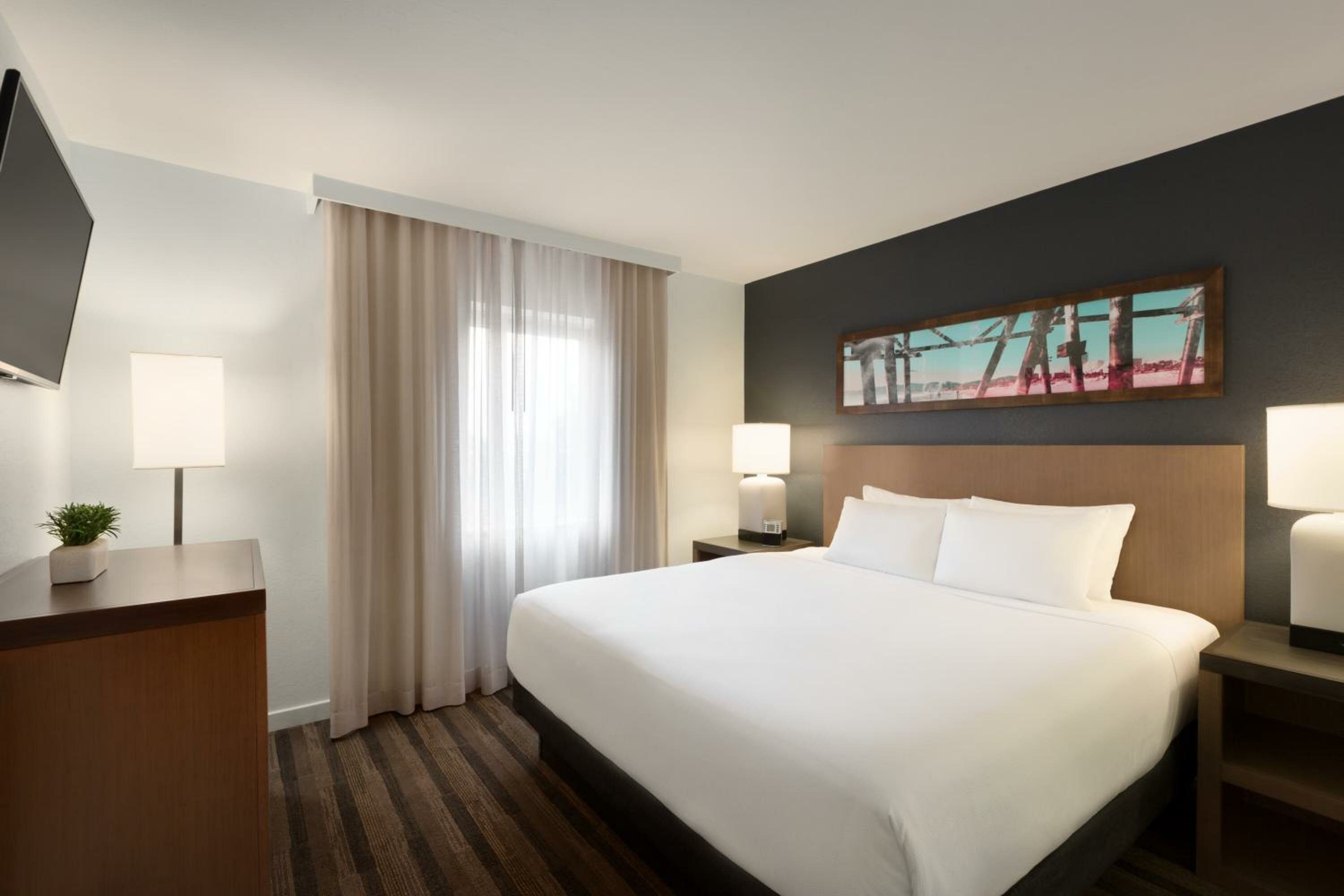 One-Bedroom King Suite