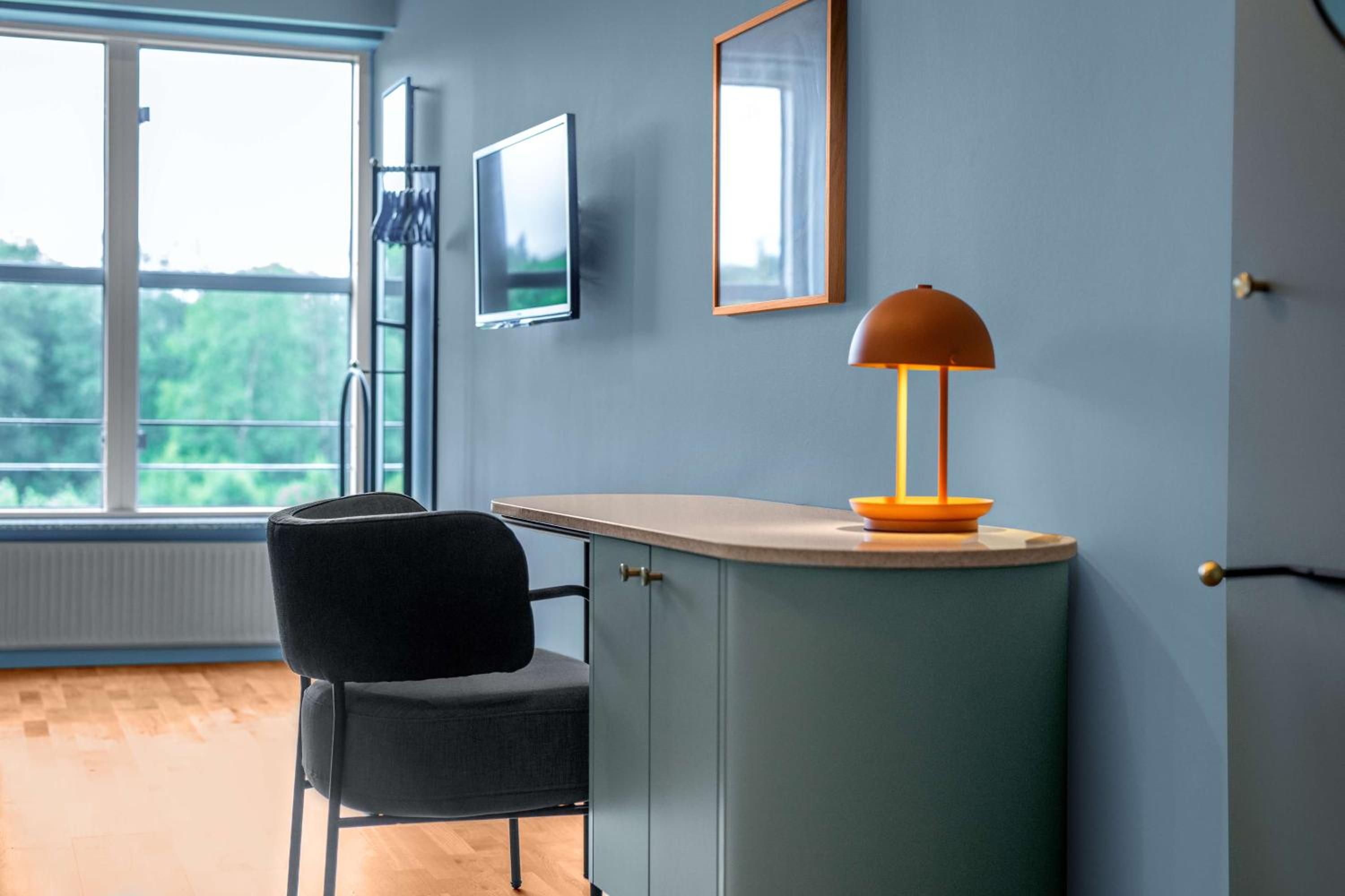 Family Room (2 Adults + 2 Children)