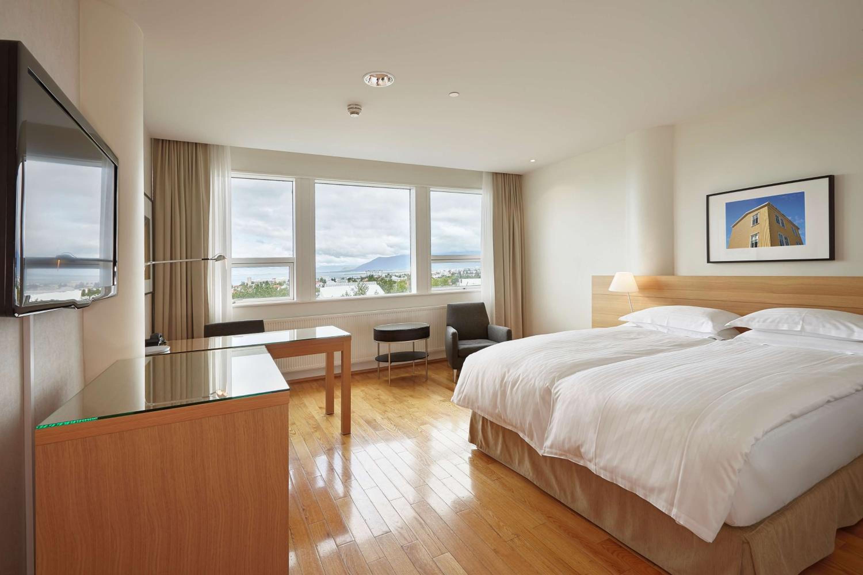Standard Double Room with Mountain View