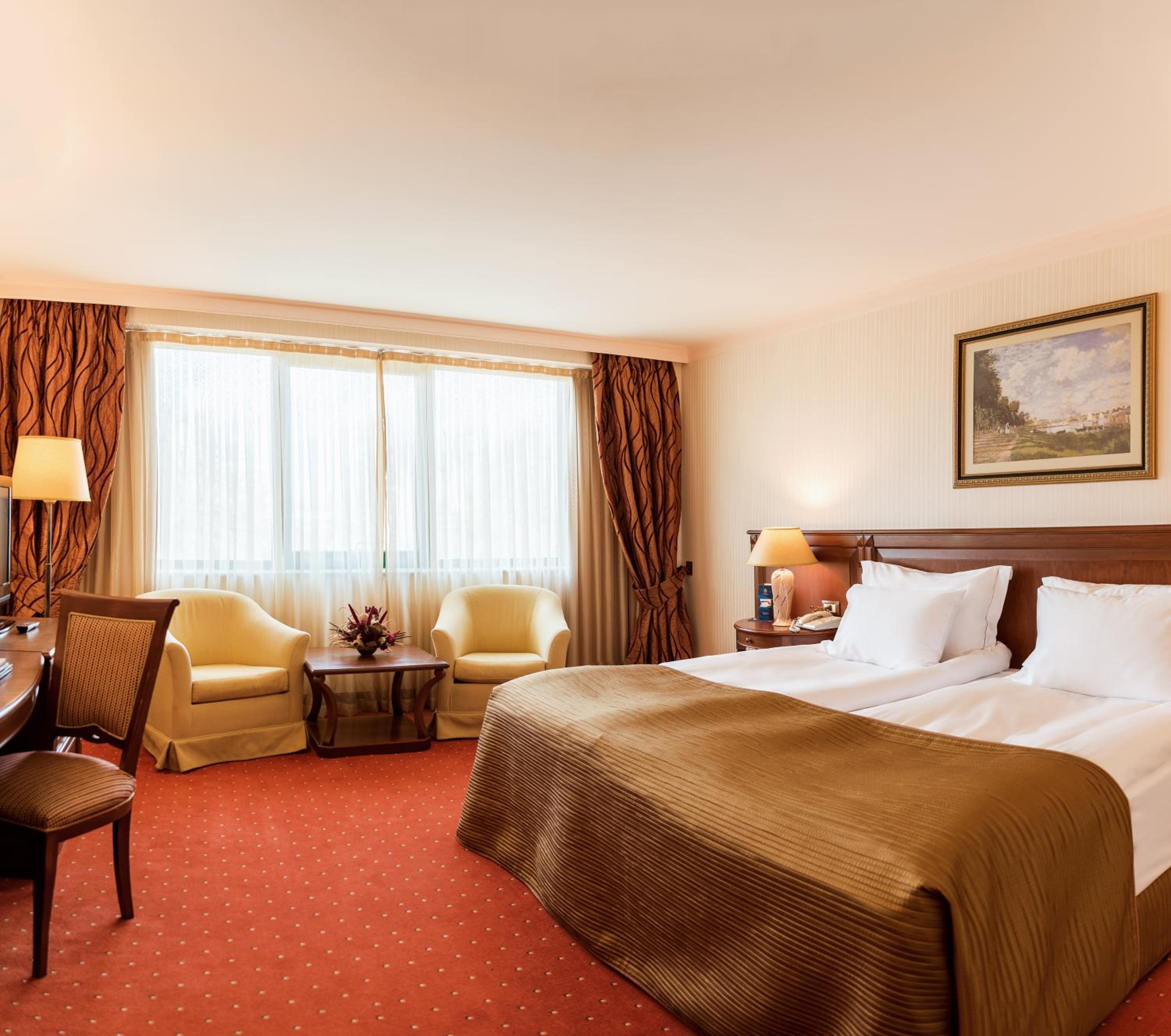 Executive Double or Twin Room with Free Access to Relax Room