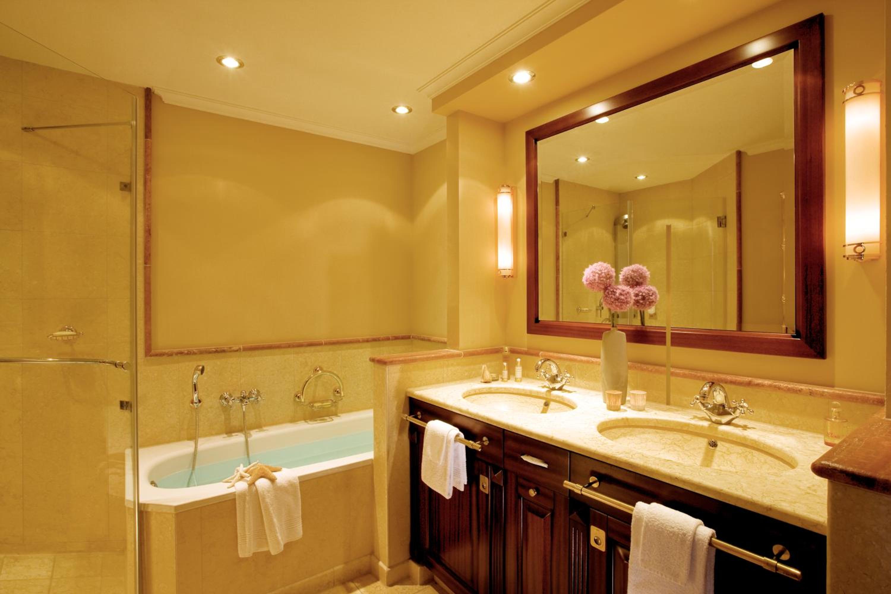 Sailor's Cabin Water View