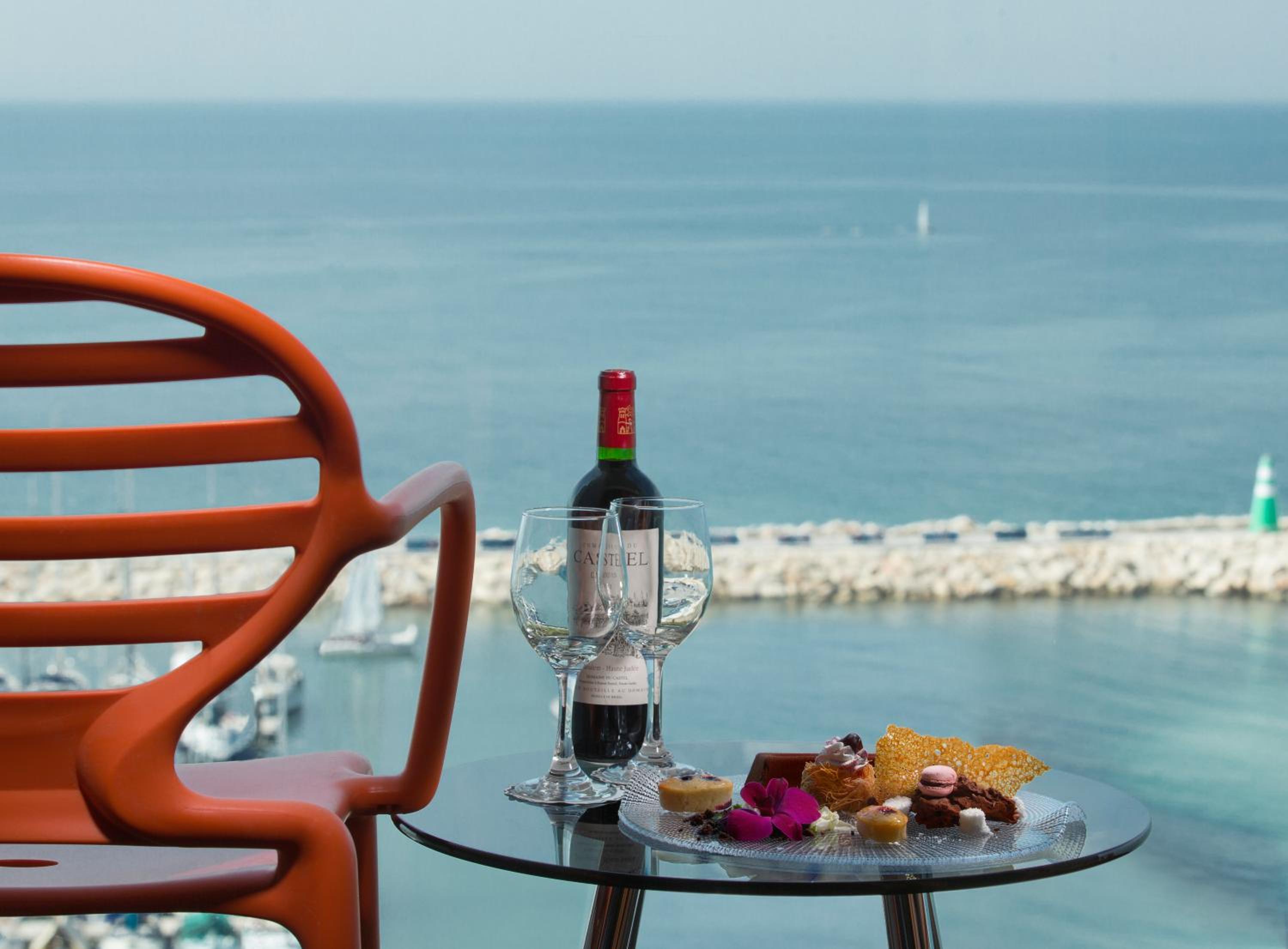 Deluxe Room with Balcony and Full Sea View