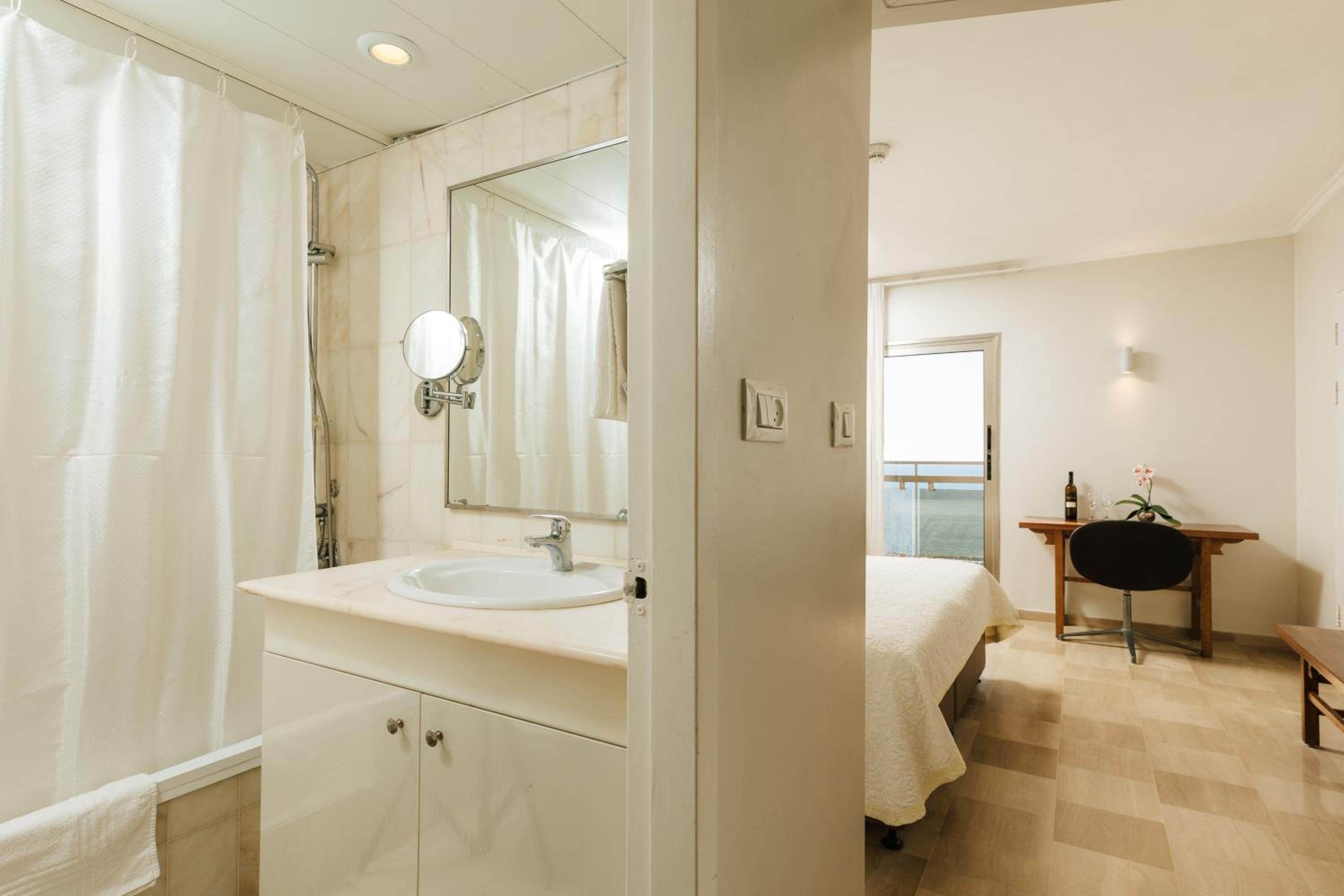 Double Room with Balcony and Sea View