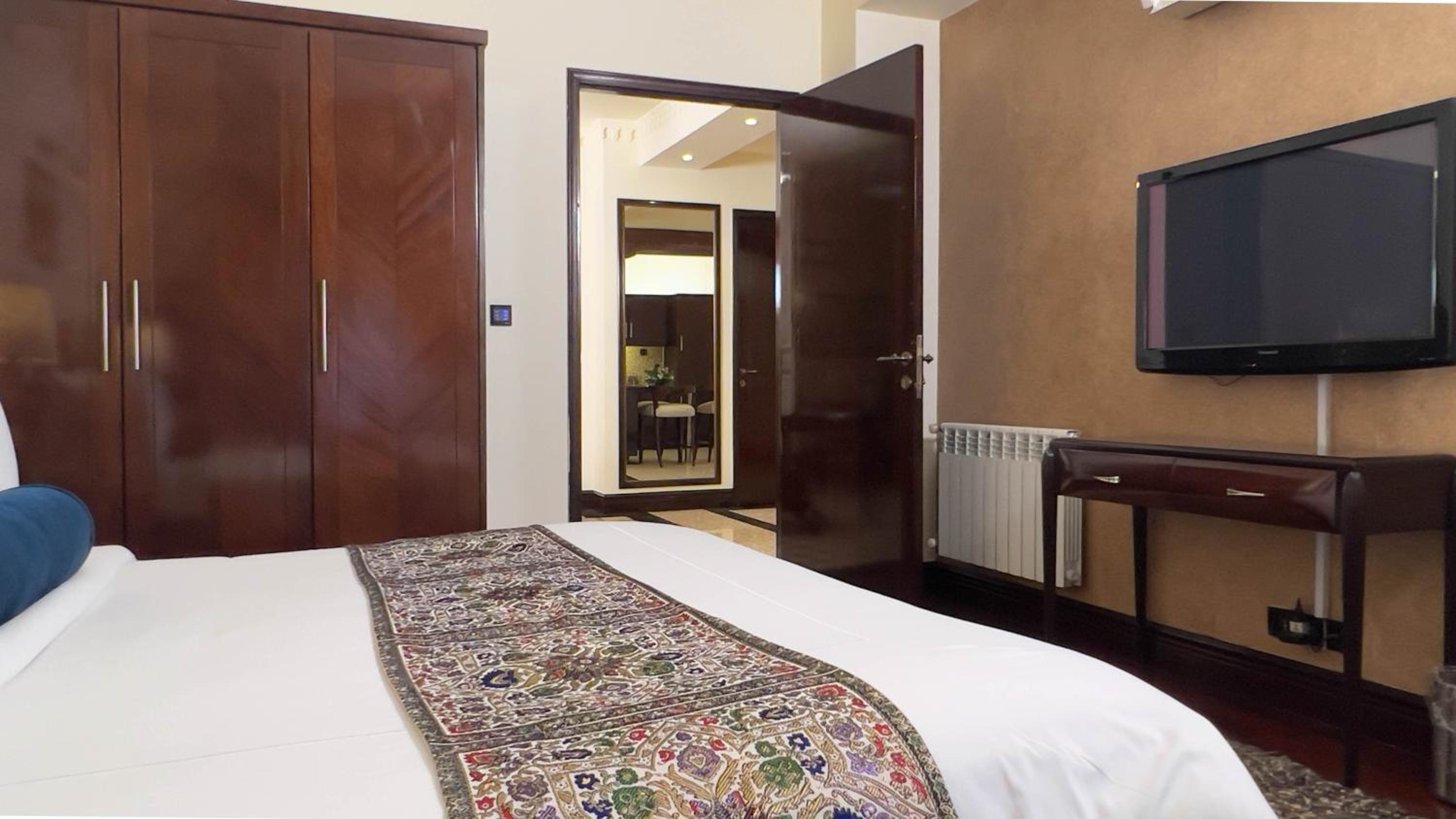 Deluxe Two-Bedroom Suite