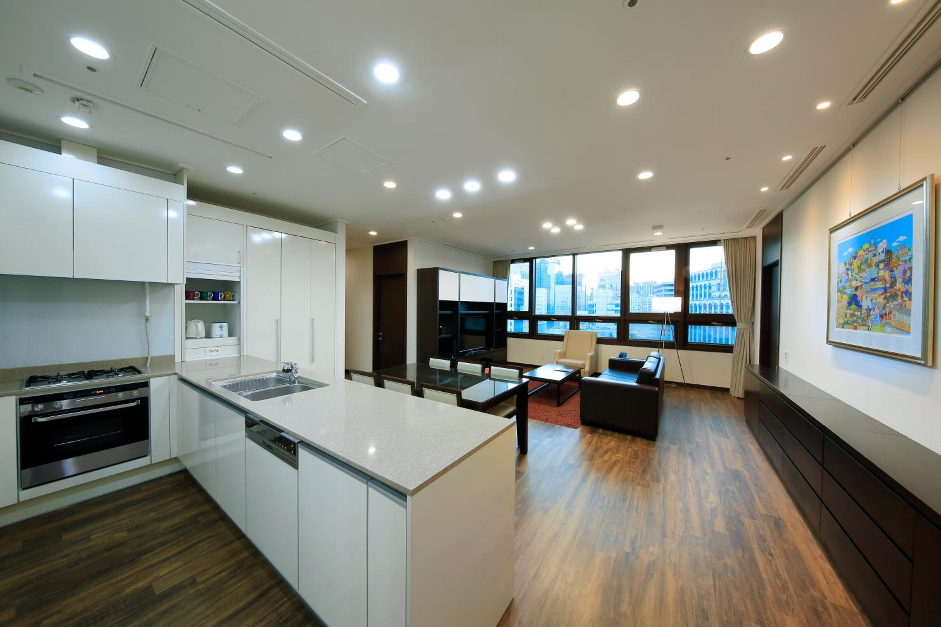 Four-Bedroom Apartment (6 Adults)