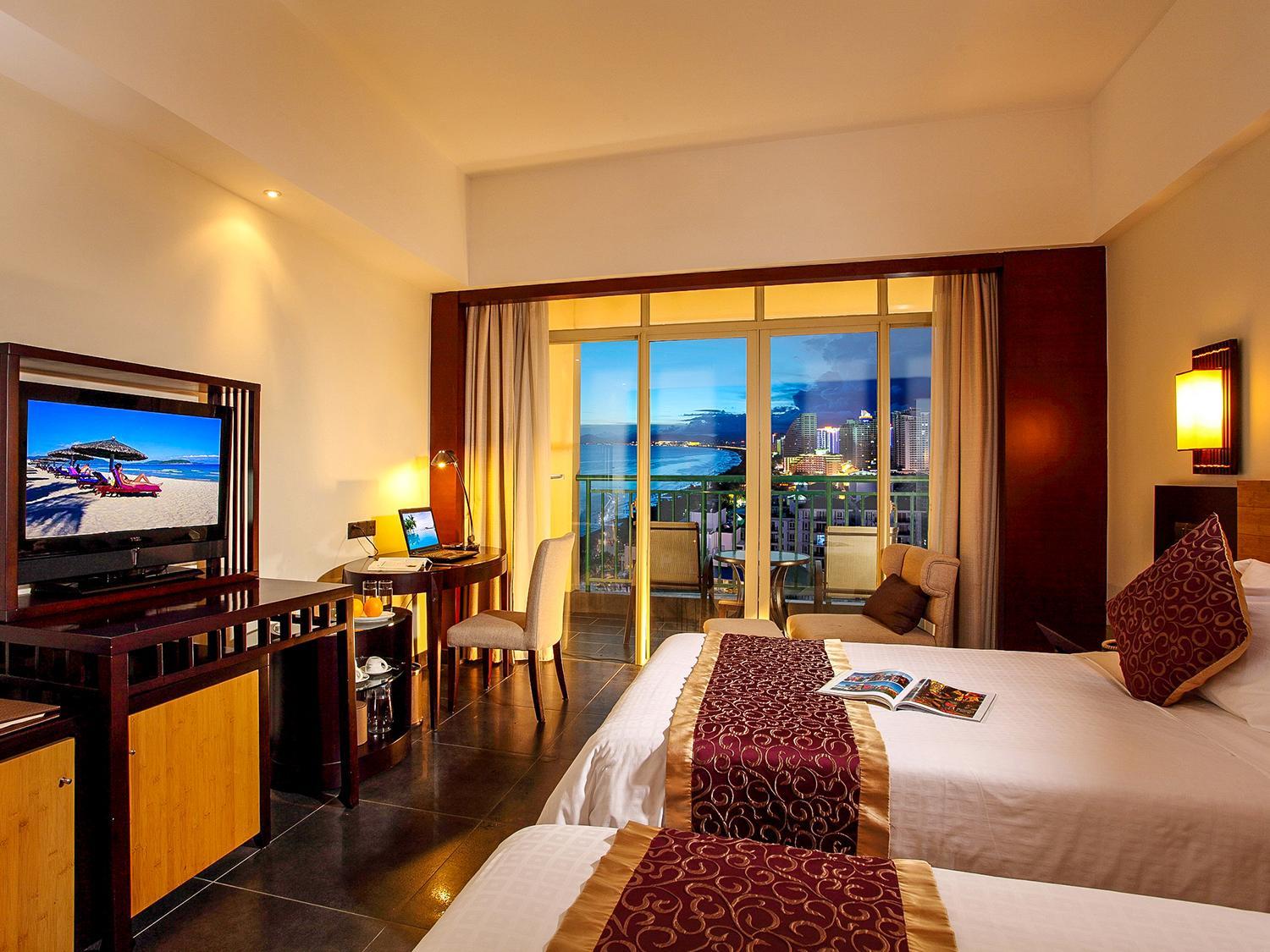 Deluxe Twin Room with Side Sea View